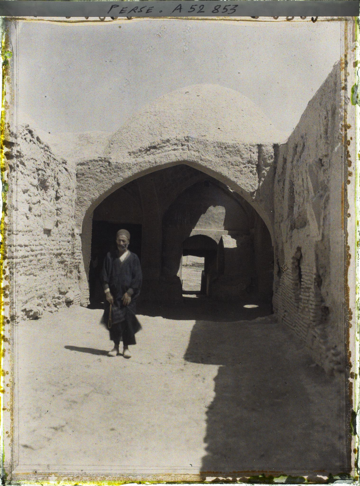 Image représentant Ruines de l'ancienne ville (d'un caravansérail ?)