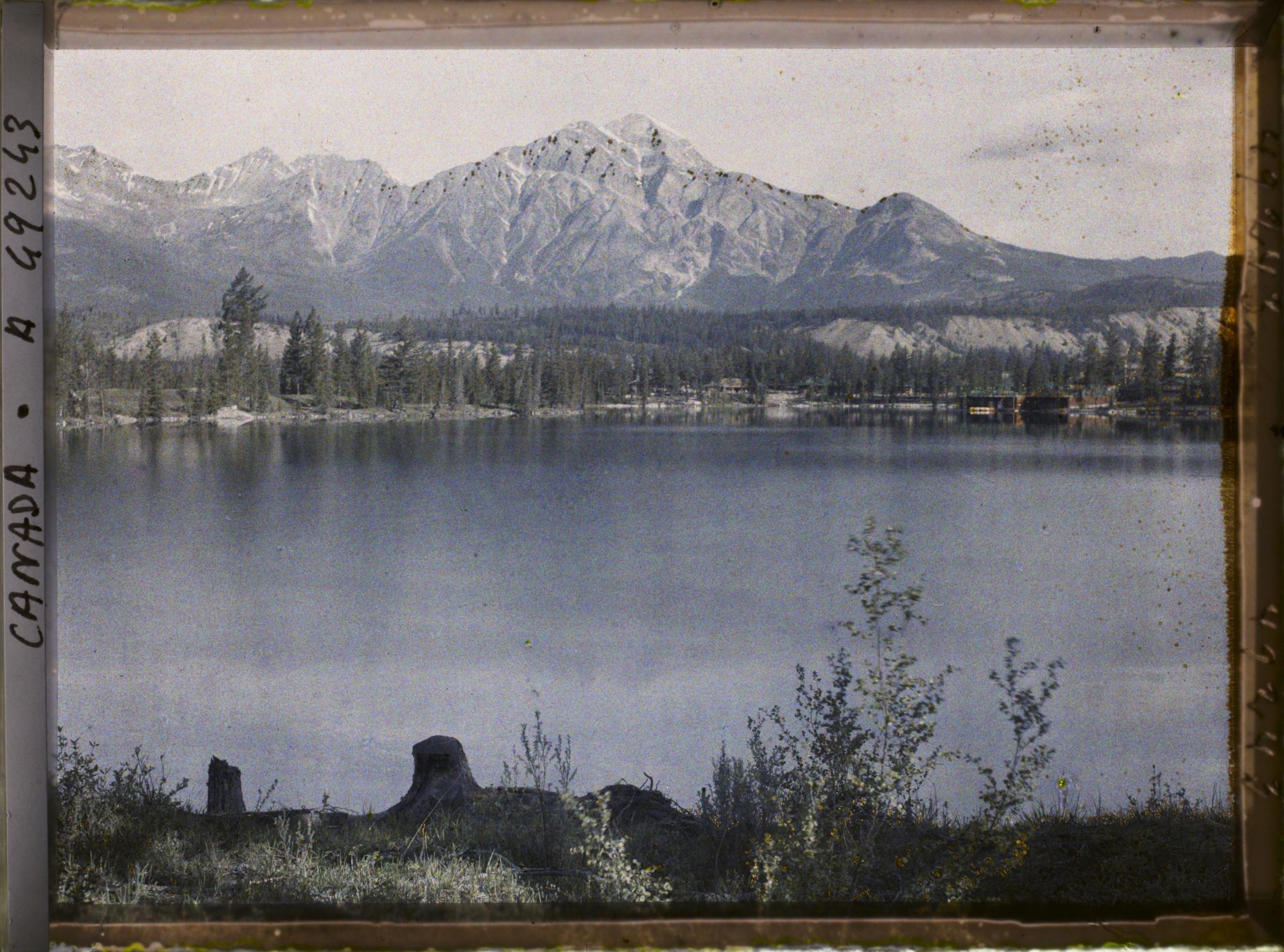 Image représentant Canada, Jasper- parc, Lac Beauvert et mont de la Pyramide