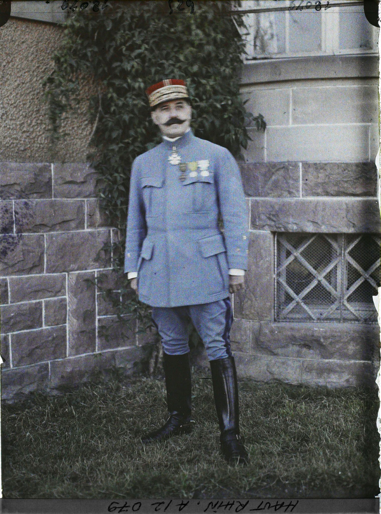 Image représentant Général Berdoulat, Commandt le 1er C.A.C. à Montreux Vieux
