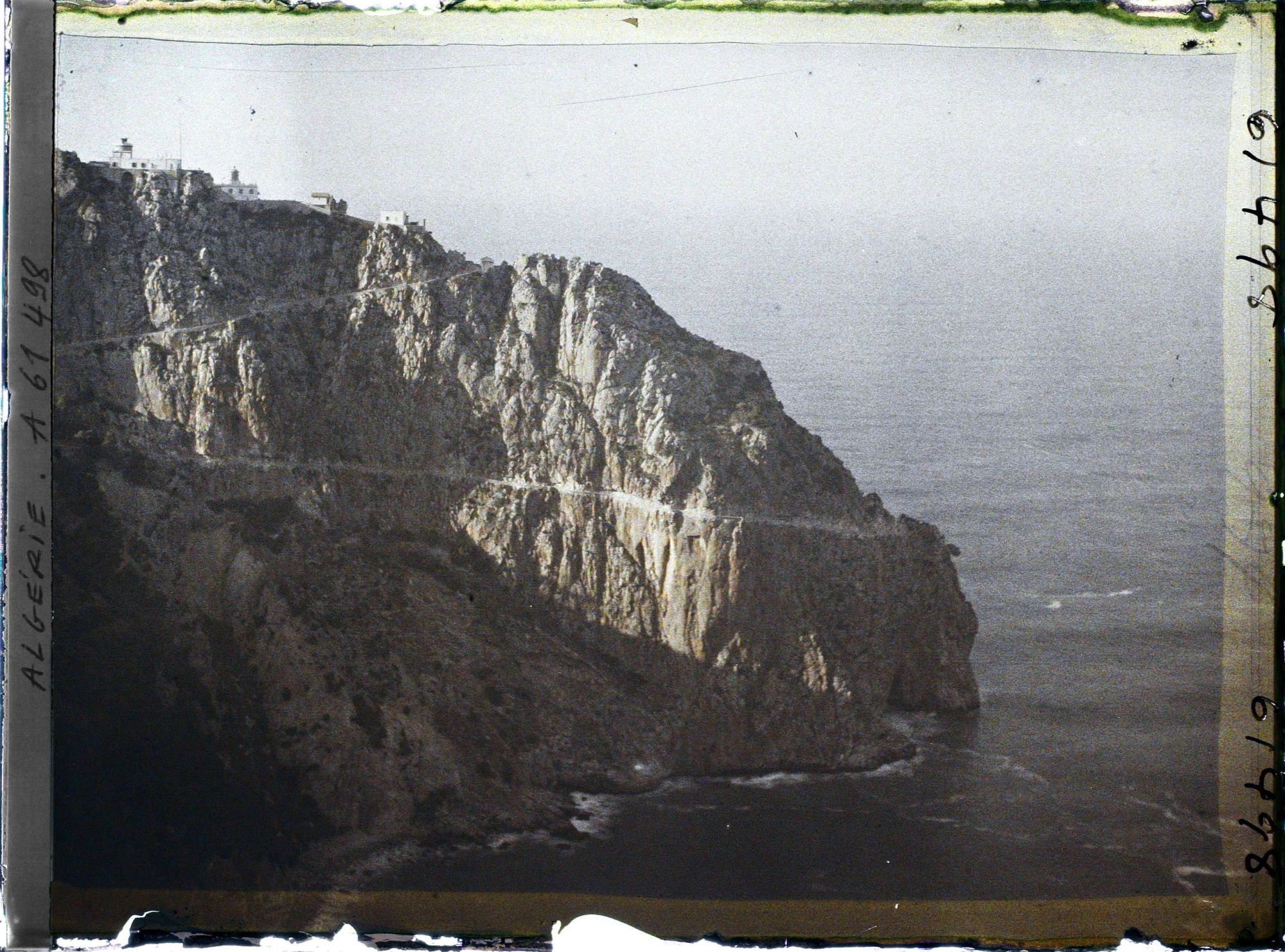 Image représentant L'extrémité du cap Bouak pris le soir