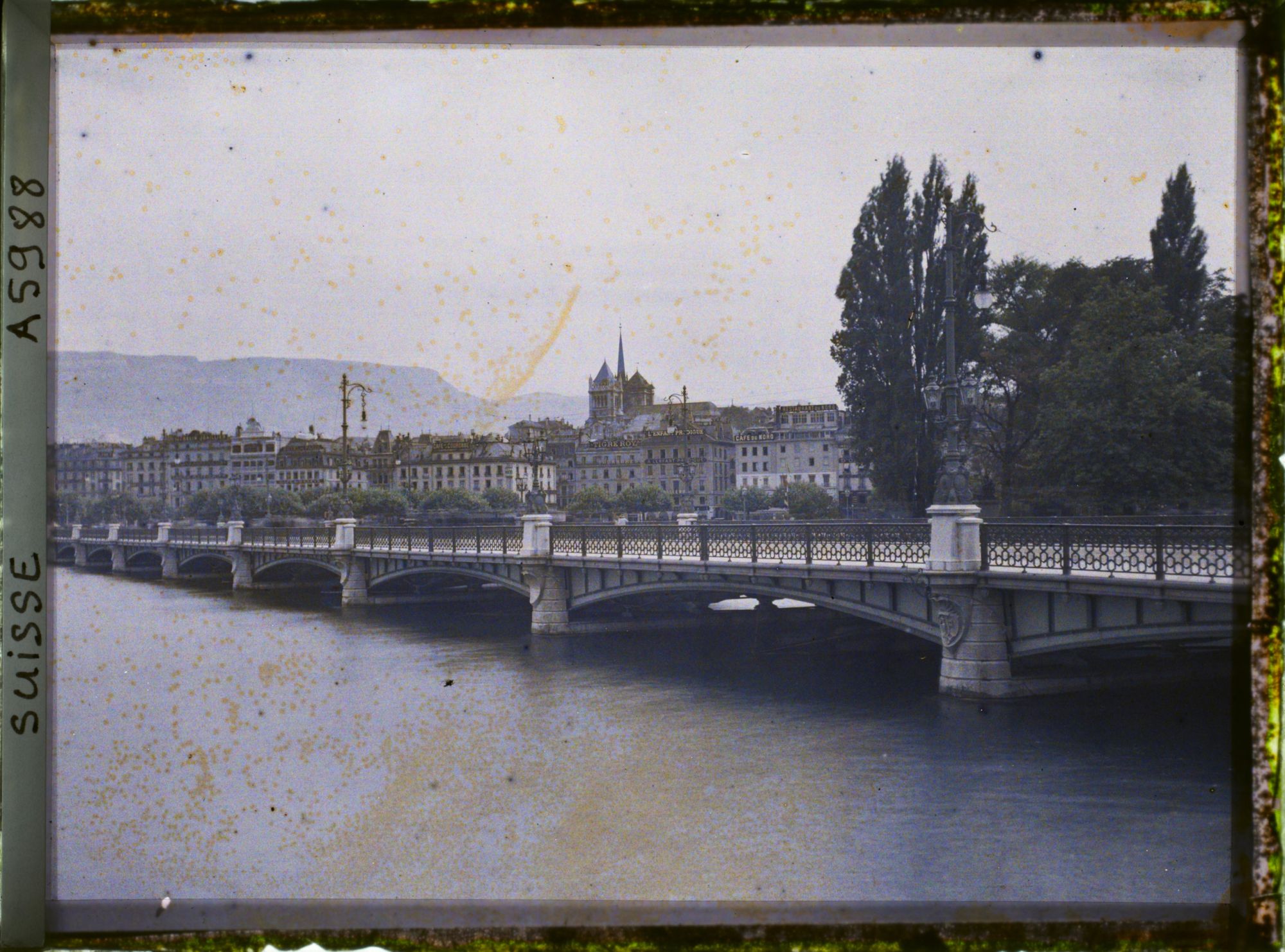 Image représentant Le pont du Mont-Blanc sur le Rhône