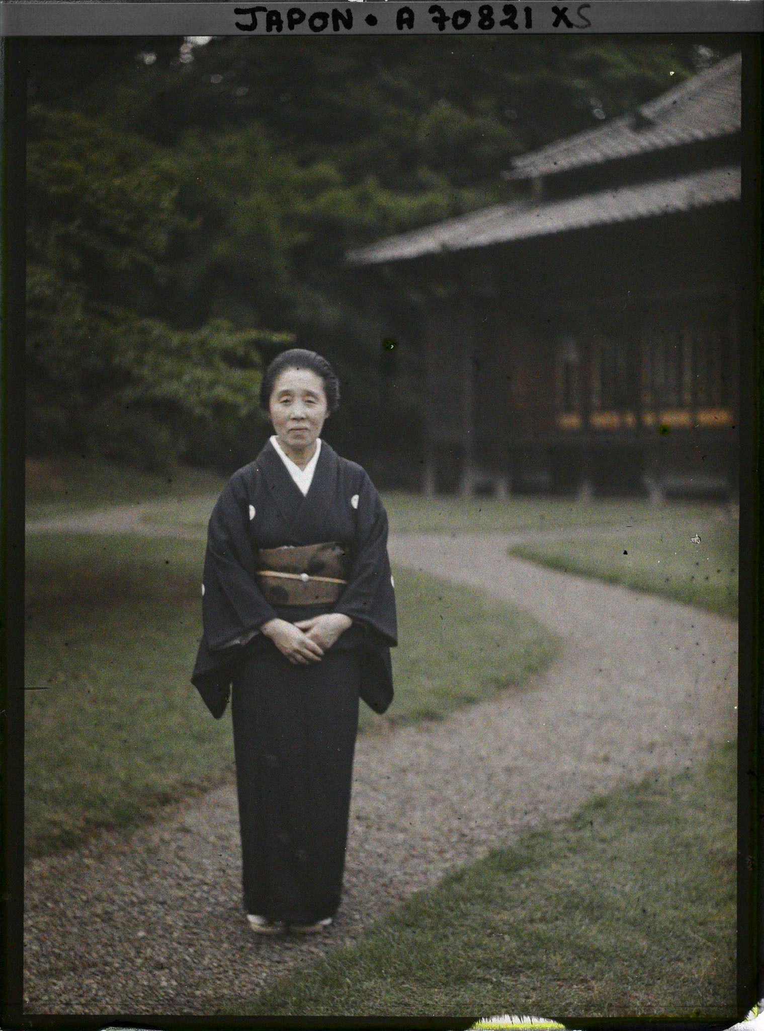 Image représentant Résidence de la famille Asaka : femme de la suite de la princesse Asaka (Nobuko)