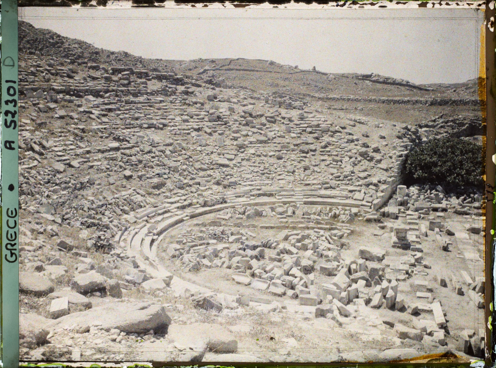 Image représentant Le Théâtre, vue prise des gradins supérieurs