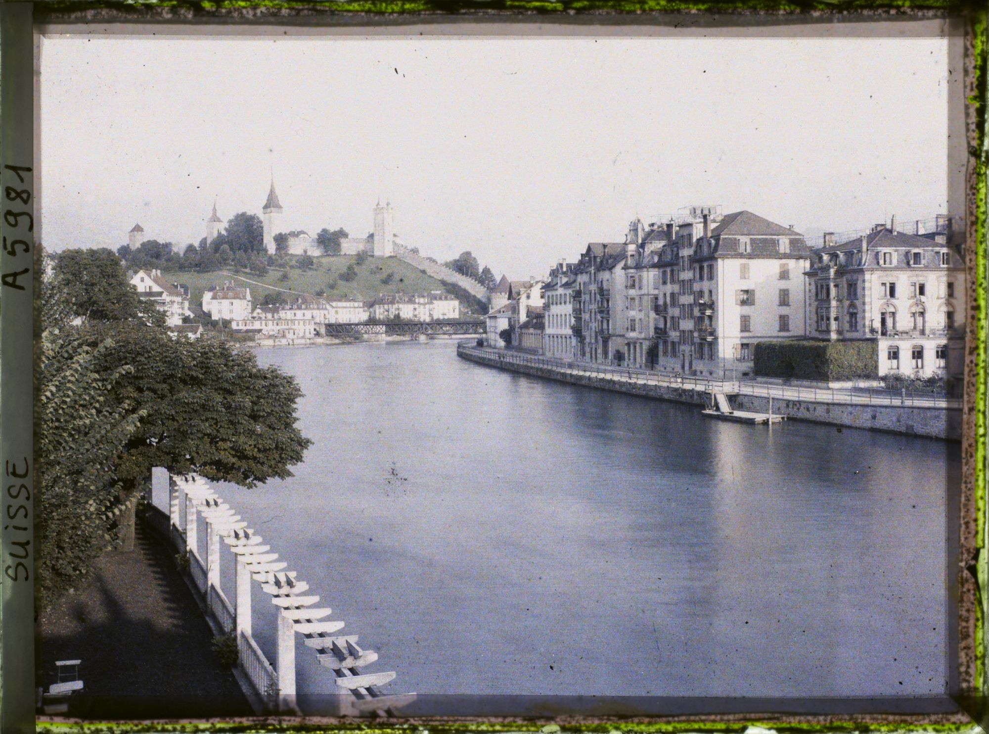 Image représentant La Reuss et les remparts de la Musegg