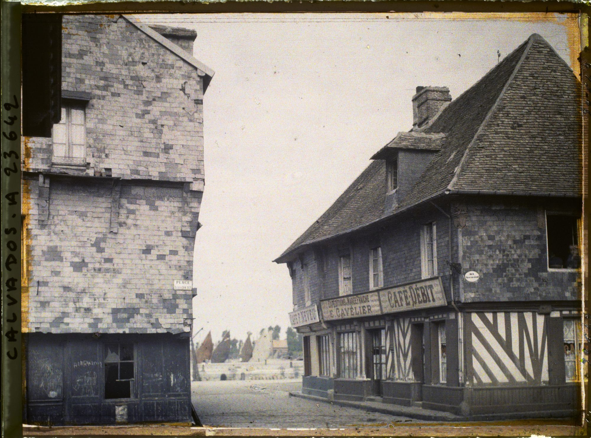 Image représentant La place Arthur Boudin