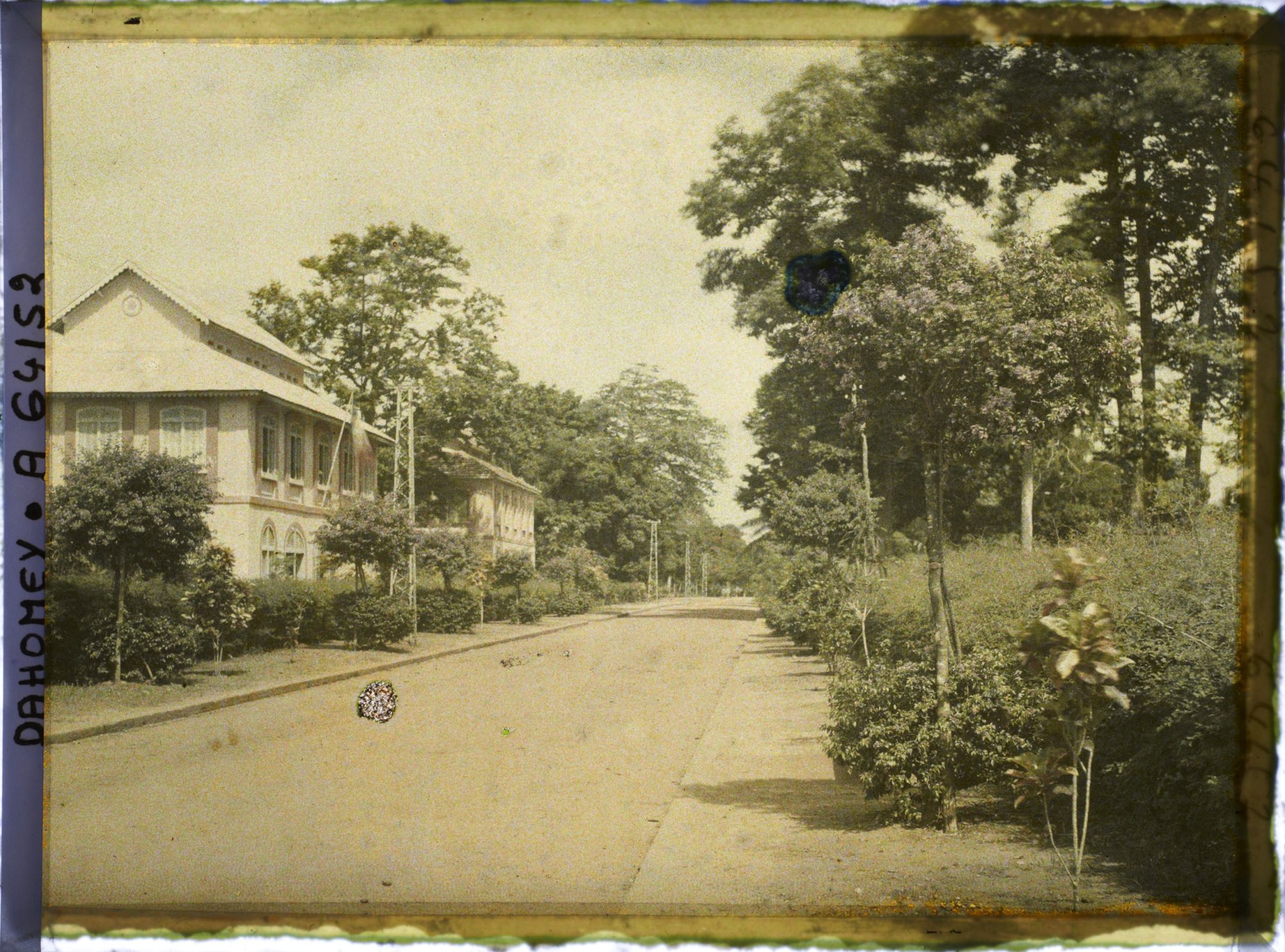 Image représentant Bureaux de l'administration coloniale sur l'avenue de l'Inspection