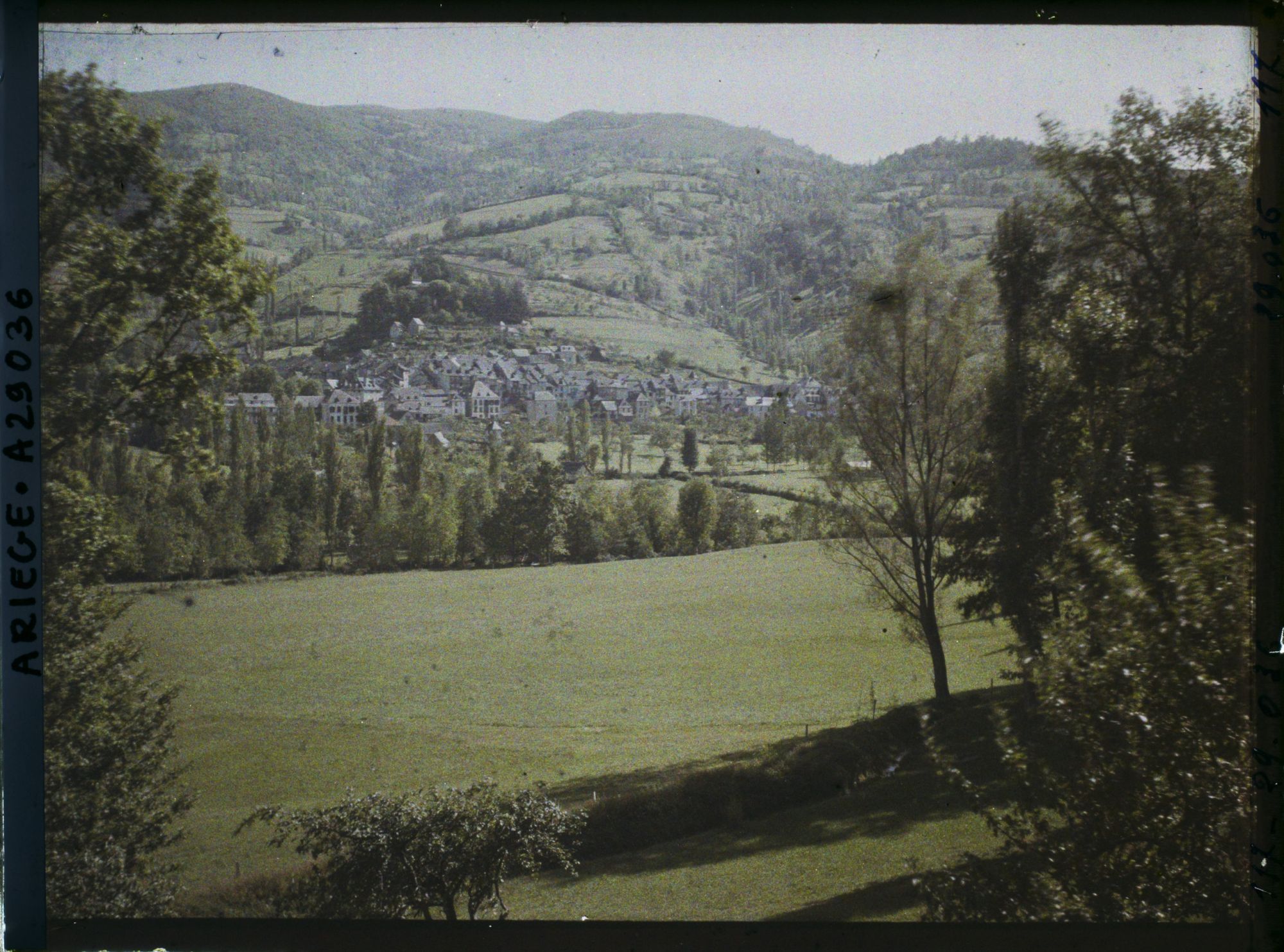 Image représentant La commune vue du château de Coumes