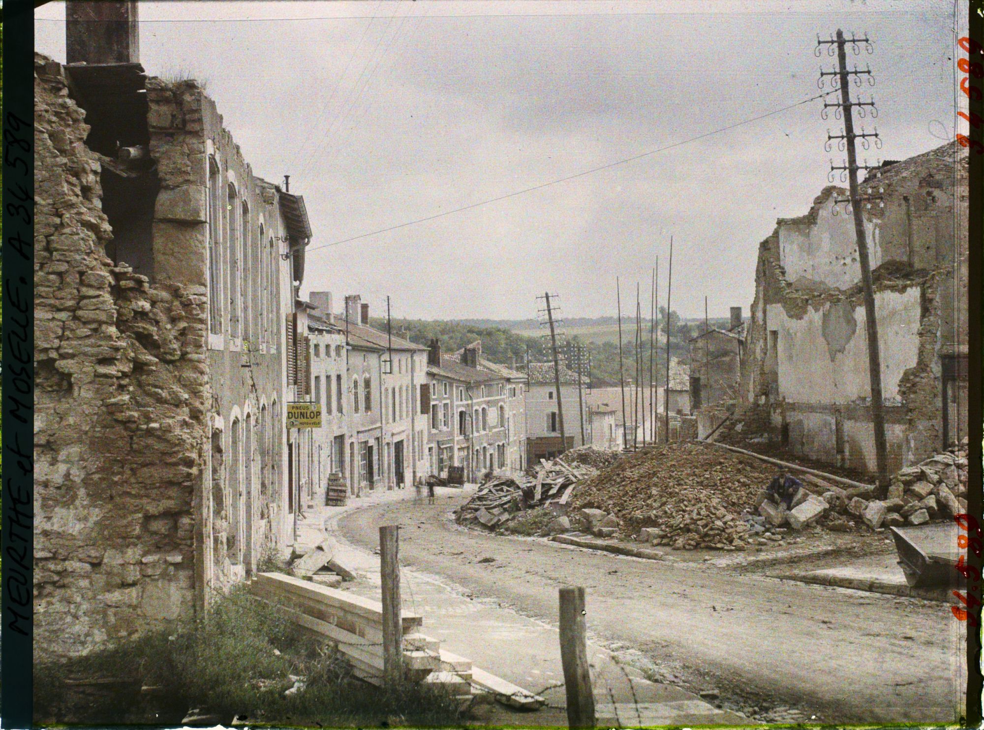 Image représentant France, Thiaucourt, Ruines et reconstructions rue de Jaulmy