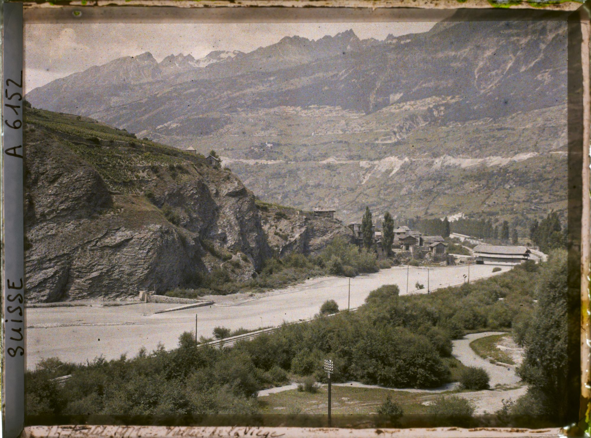 Image représentant La vallée de la Viège et le pont couvert de Viège