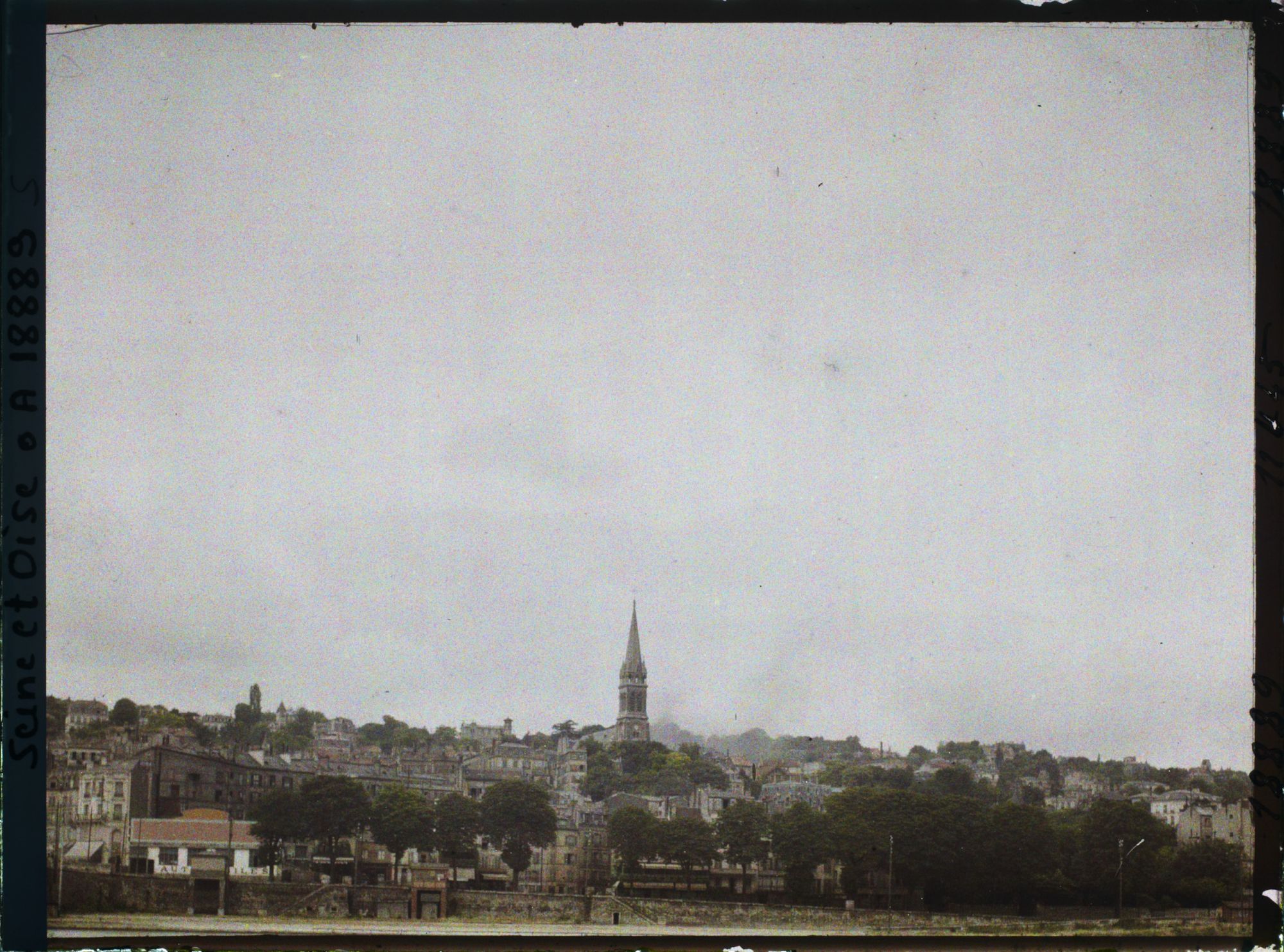 Image représentant Vue vers Saint-Cloud, à 11h 45, le ciel
