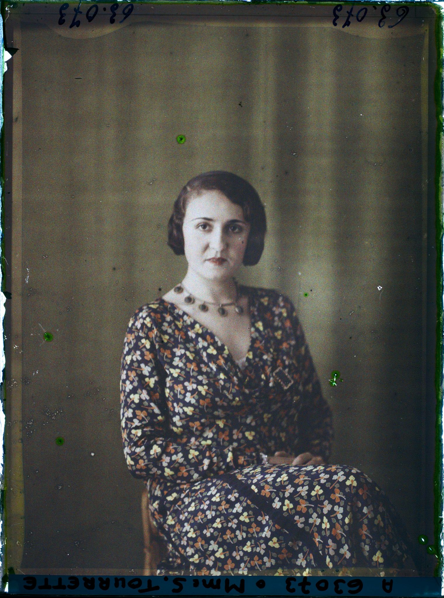 Image représentant https://musee-albert-kahn.s-museum.fr/home/NWQ2OTAwYzNmYjZlZTk1ZWQwODJmMjY4L2dlbmVyaWMtbm90aWNlLXRhYi9hdXRob3JpdHkvNjE3YTc5ZjVjZjhiODk2OGIzMzM3ZDIx/5d6900c3fb6ee95ed082f268/generic-notice-tab/authority/617a79ebcf8b8968b33378d0 Madame S. Tourrette