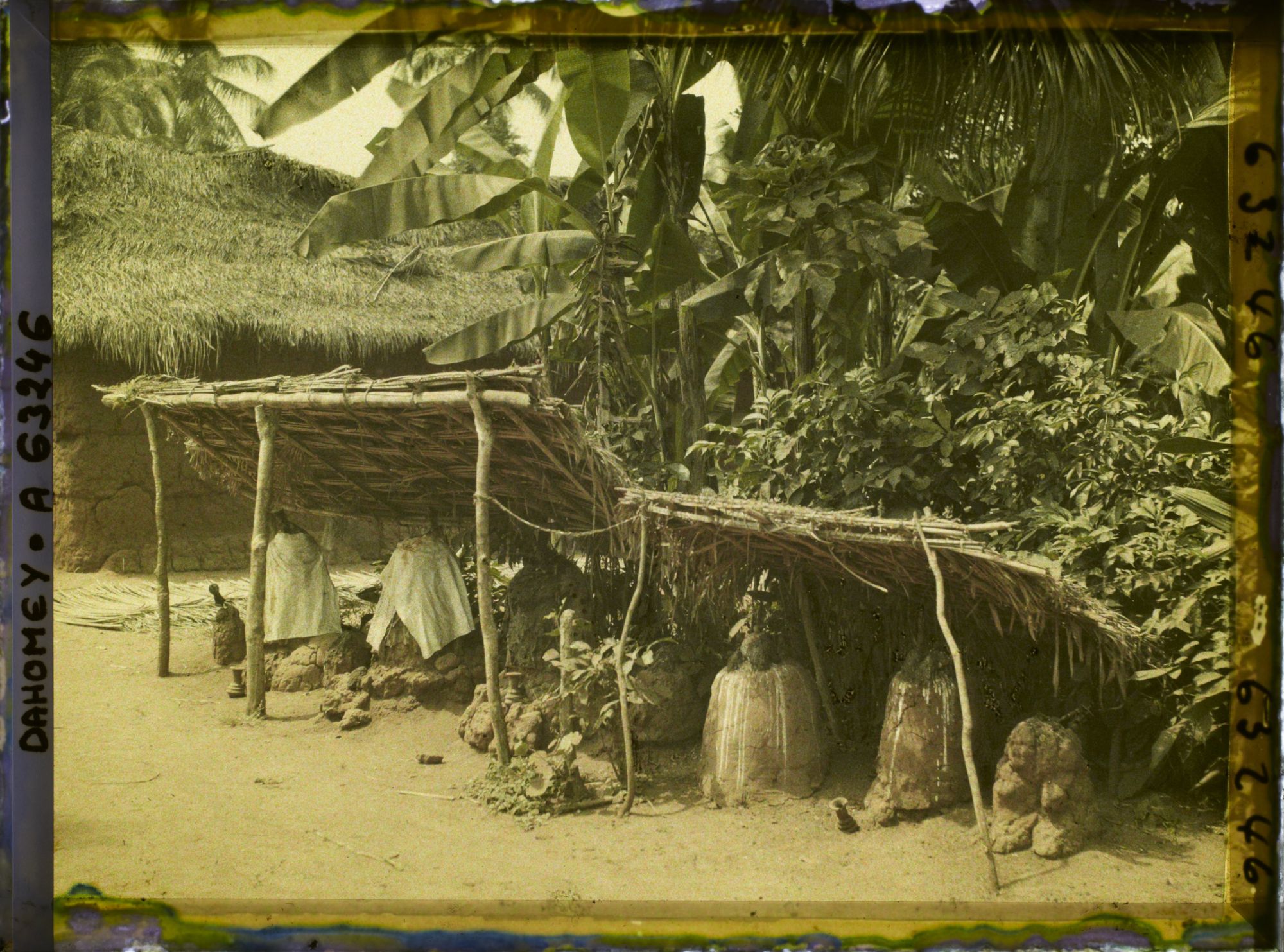 Image représentant Fétiches de la variole Djéholou