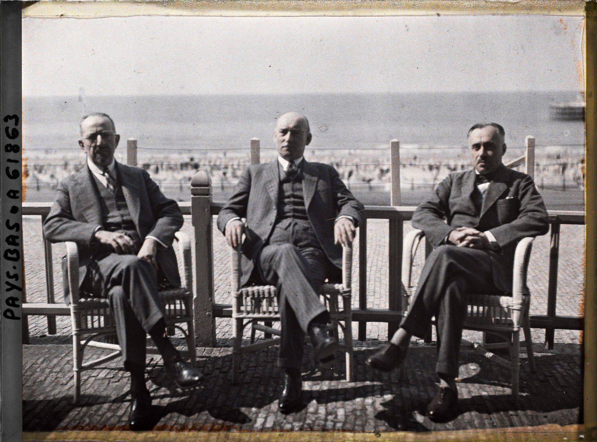 Image représentant MM. Marinkovitch, Chverfjouga et Piouritch, membres de la délégation Serbe