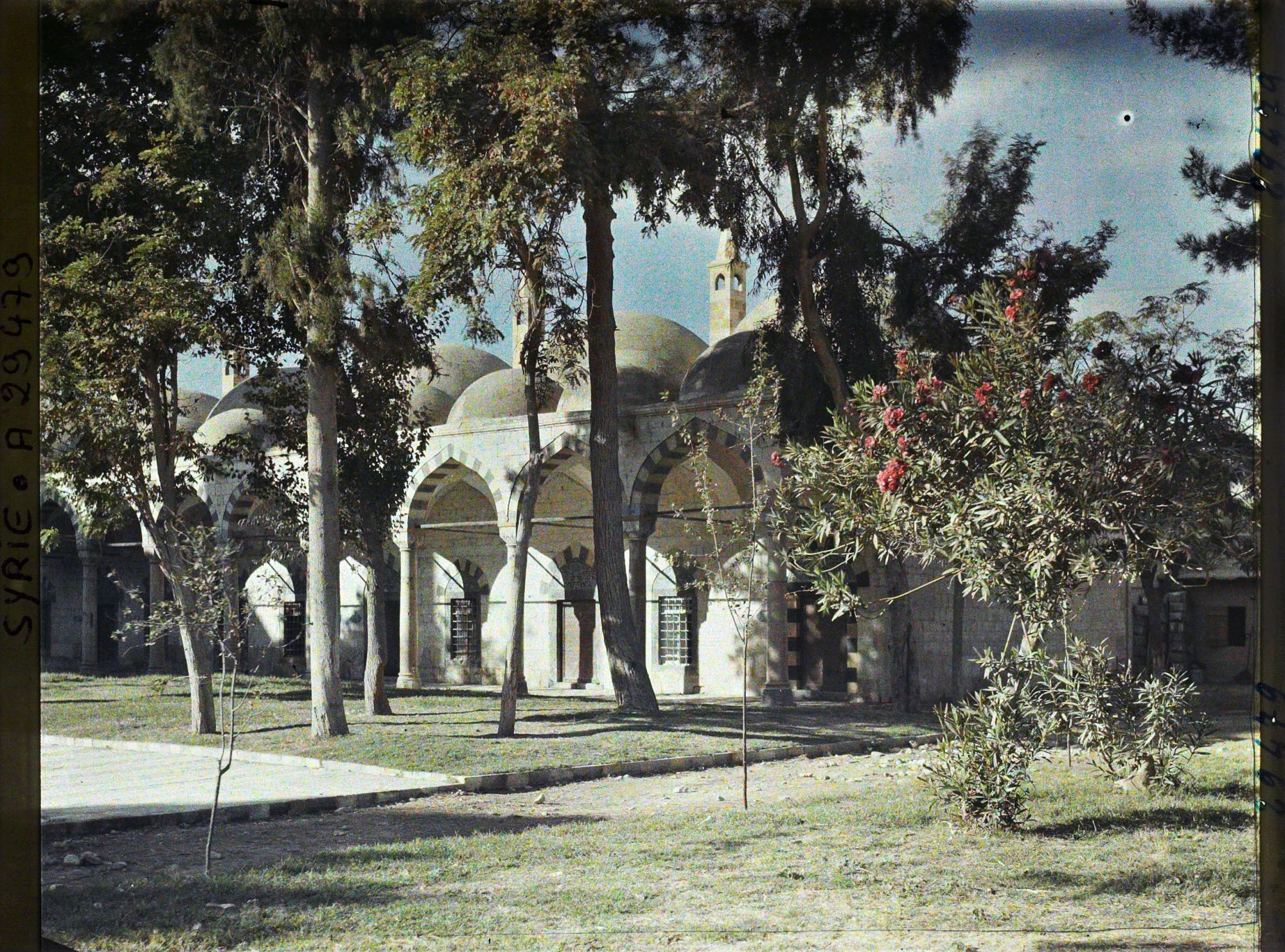 Image représentant Cour et bâtiments annexes de la Tekkiye es Suleymaniye