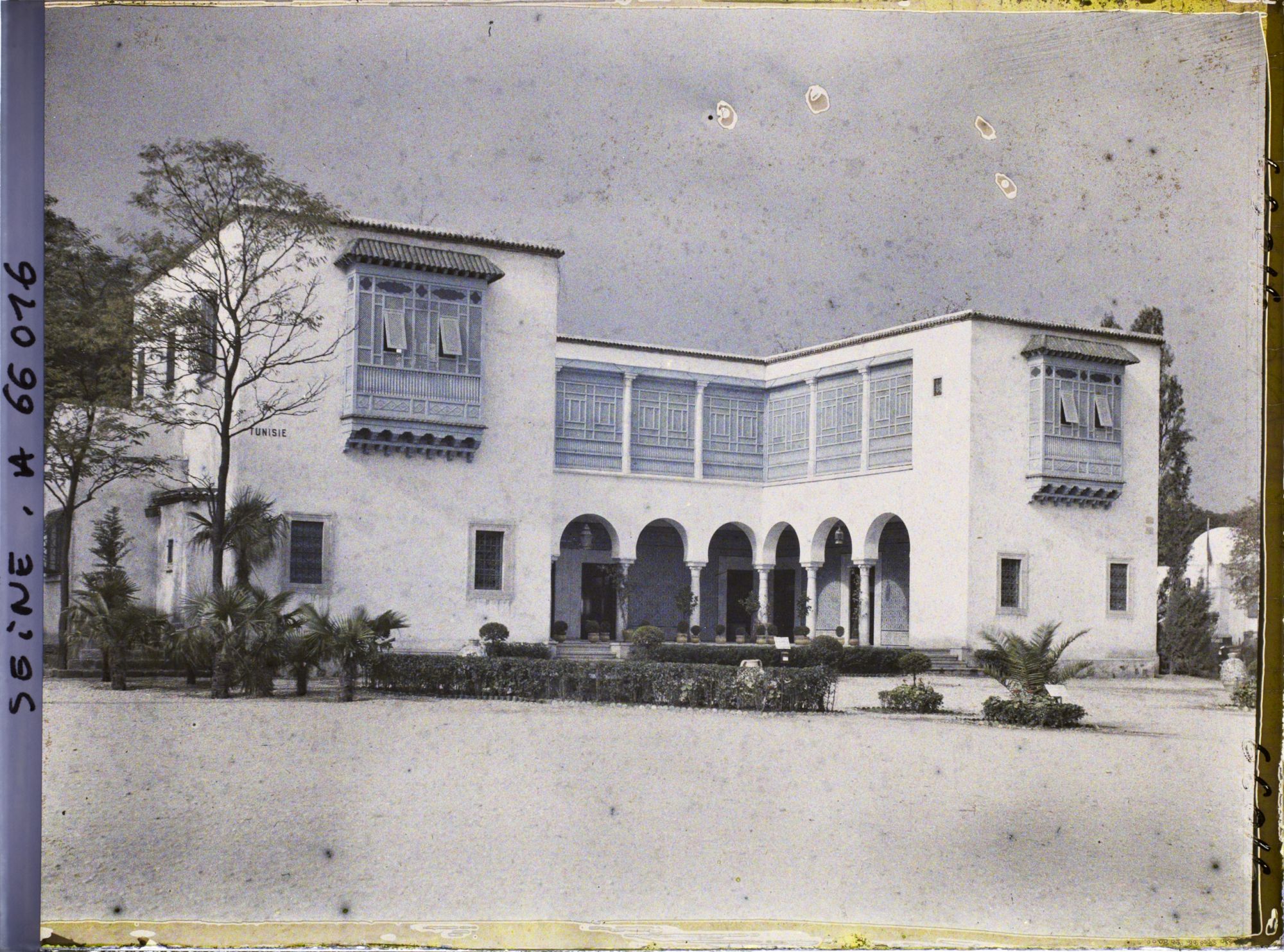 Image représentant L'Exposition Coloniale Internationale de 1931, le pavillon de la Tunisie