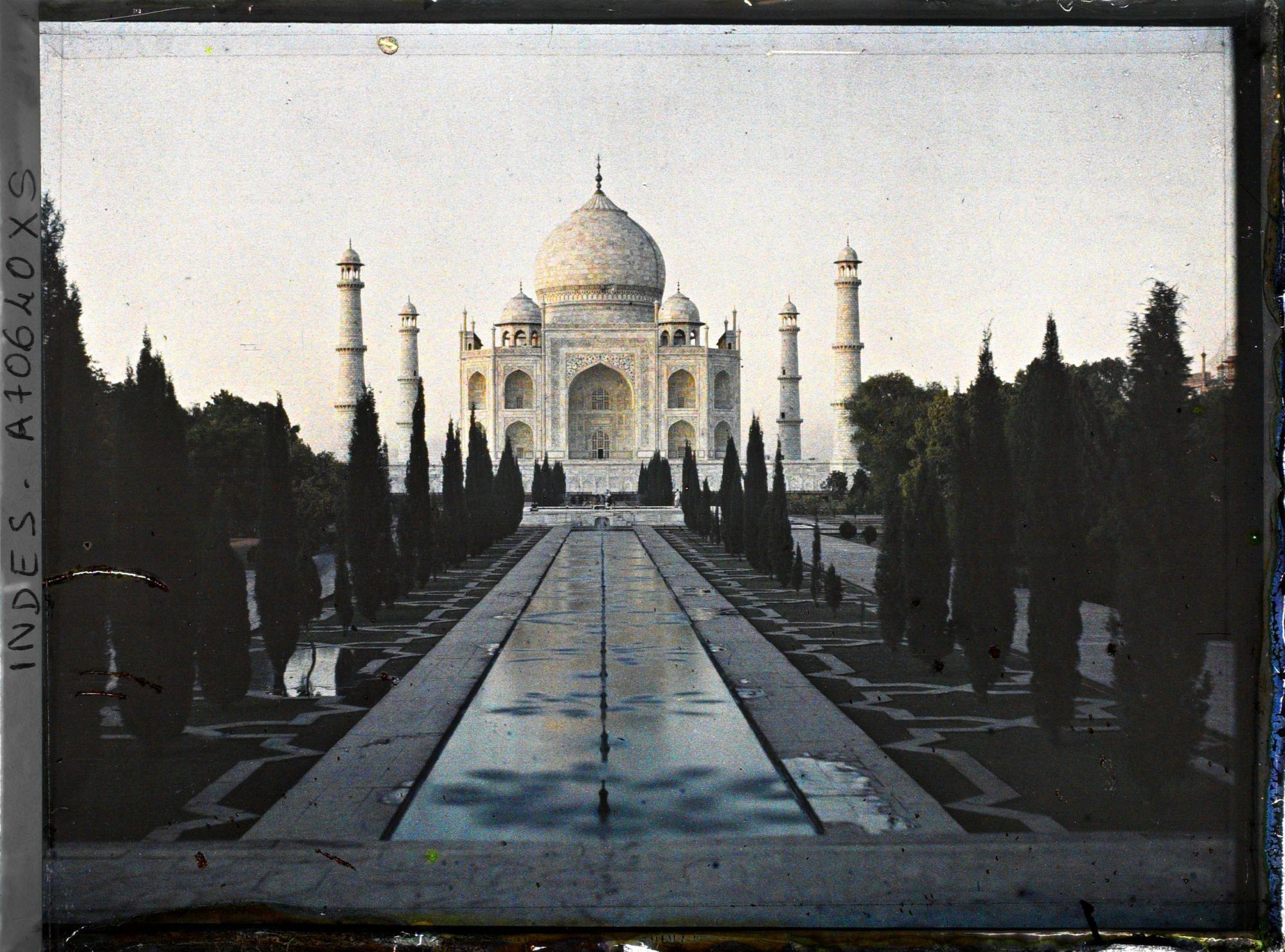 Image représentant Le grand canal axial et le mausolée du Taj Mahal