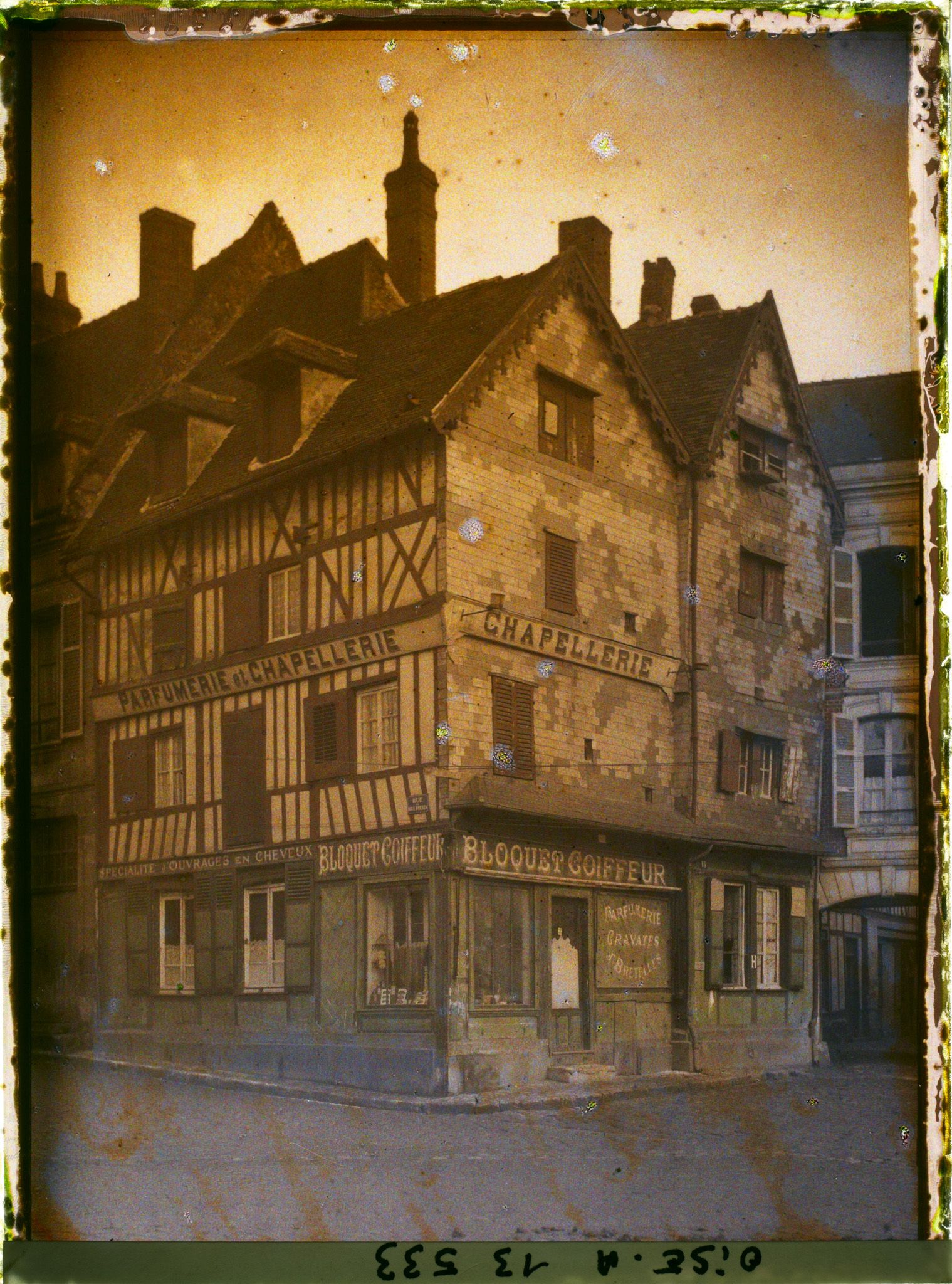 Image représentant France, Noyon, Vieille Maison place du marché au blé