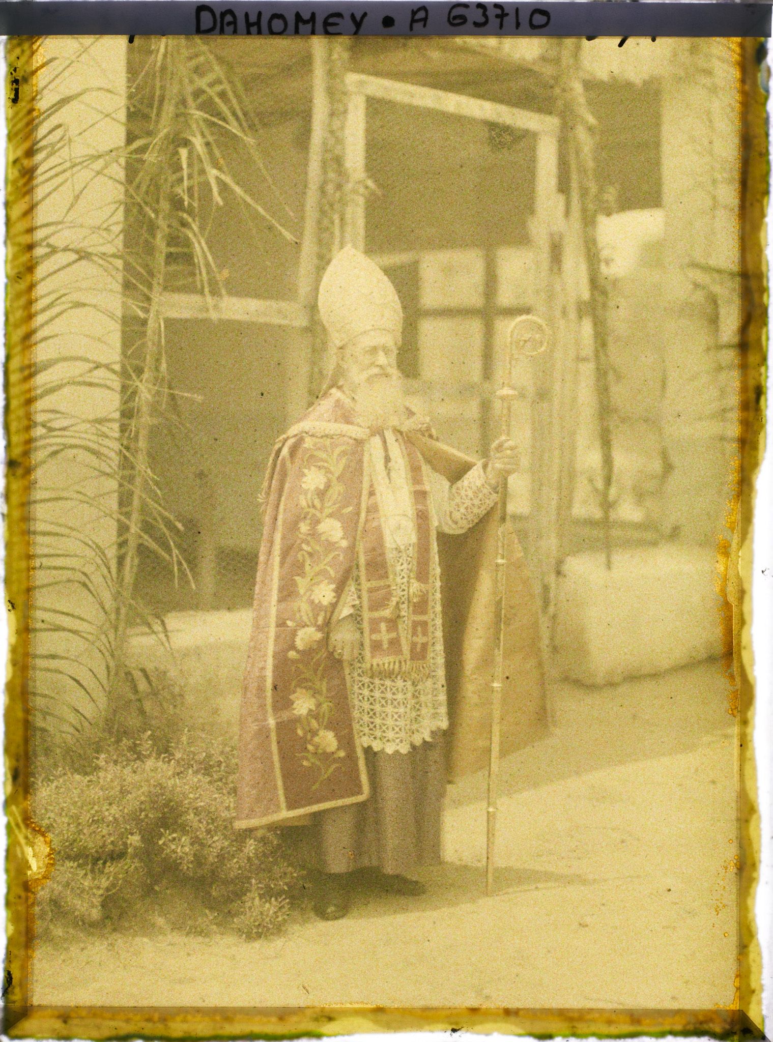 Image représentant Portrait de Monseigneur Steinmetz, vicaire apostolique du Dahomey de 1906 à 1934, surnommé " Daga ", " le Père qui est grand "