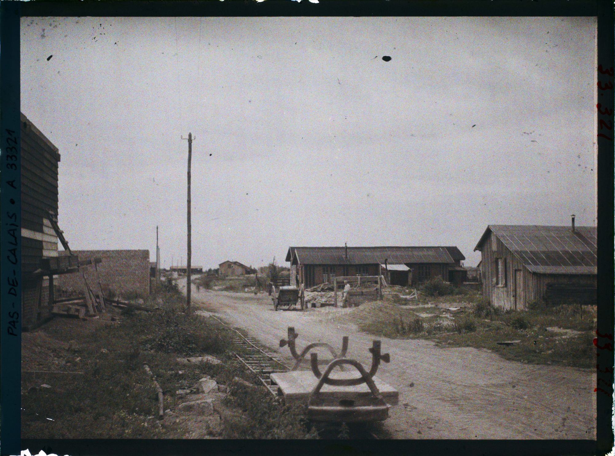 Image représentant France, Morval , La route de Combles