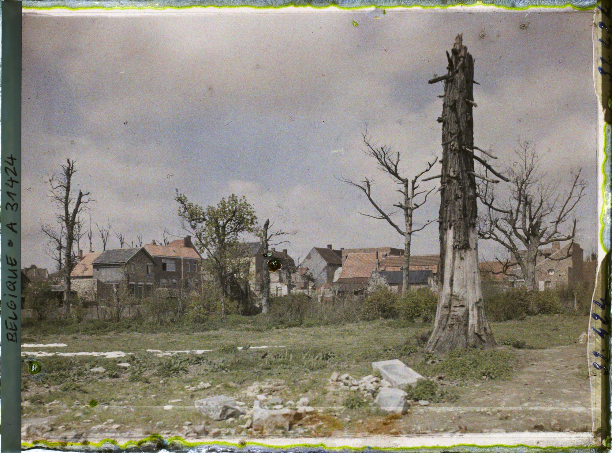 Image représentant Belgique, Neuve Eglise, Un Coin du Village