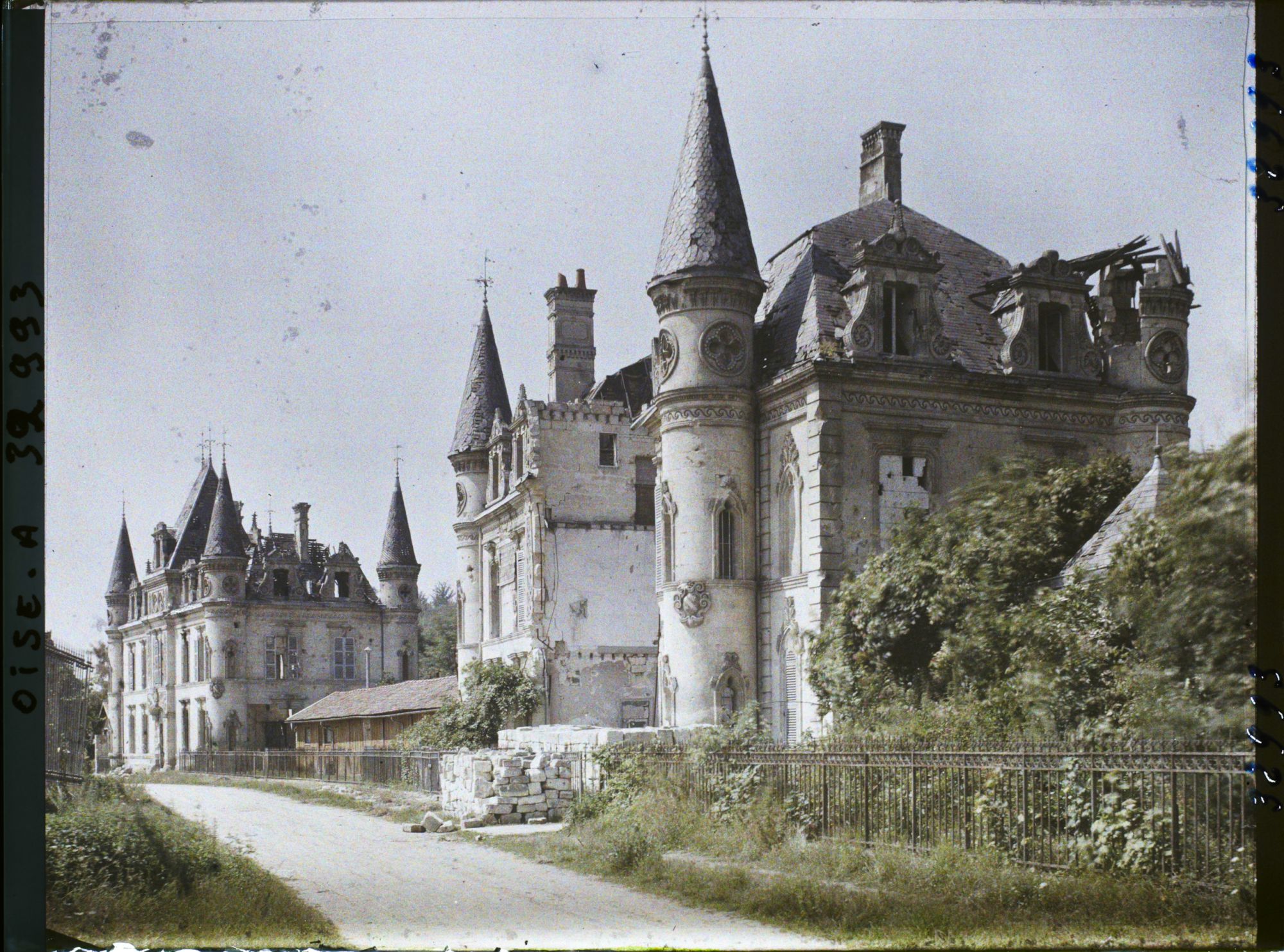 Image représentant France, Chiry, Pavillon d'entrée du Château
