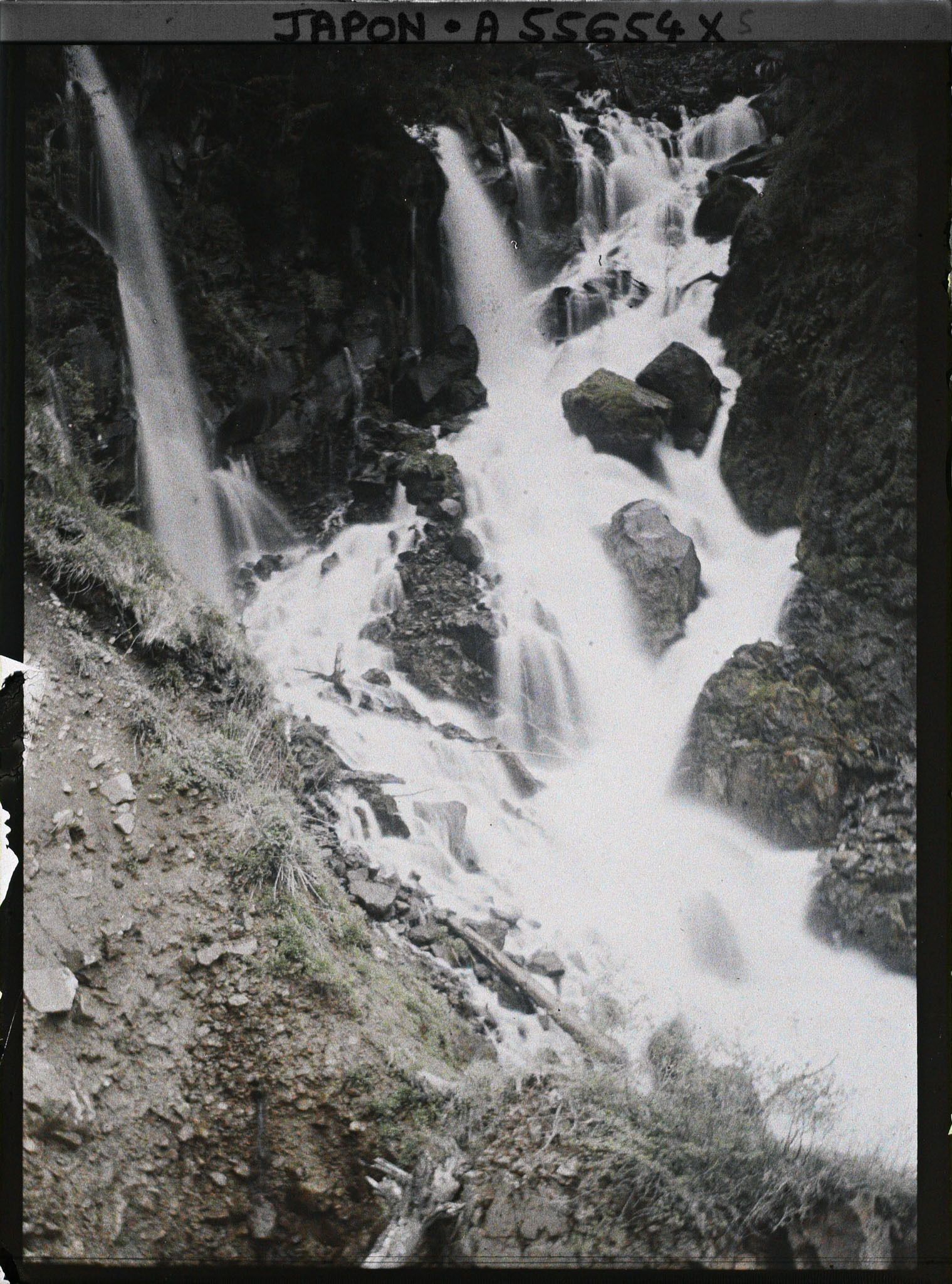 Image représentant Cascades Shirakumo (selon la légende de Dumas)