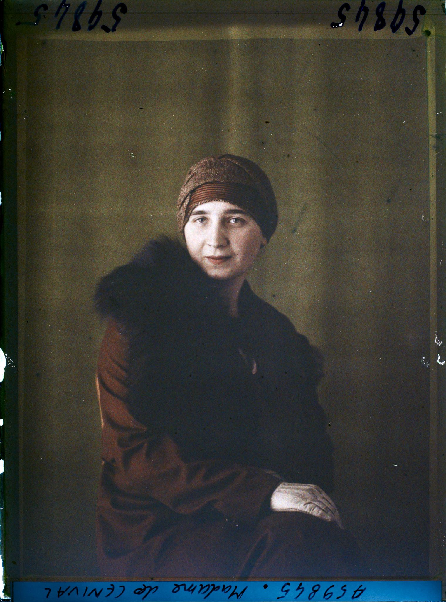 Image représentant https://musee-albert-kahn.s-museum.fr/home/NWQ2OTAwYzNmYjZlZTk1ZWQwODJmMjY4L2dlbmVyaWMtbm90aWNlLXRhYi9hdXRob3JpdHkvNjE3YTc5ZjVjZjhiODk2OGIzMzM3ZDIx/5d6900c3fb6ee95ed082f268/generic-notice-tab/authority/617a79ebcf8b8968b3336a4a Madame Ariane de Cénival