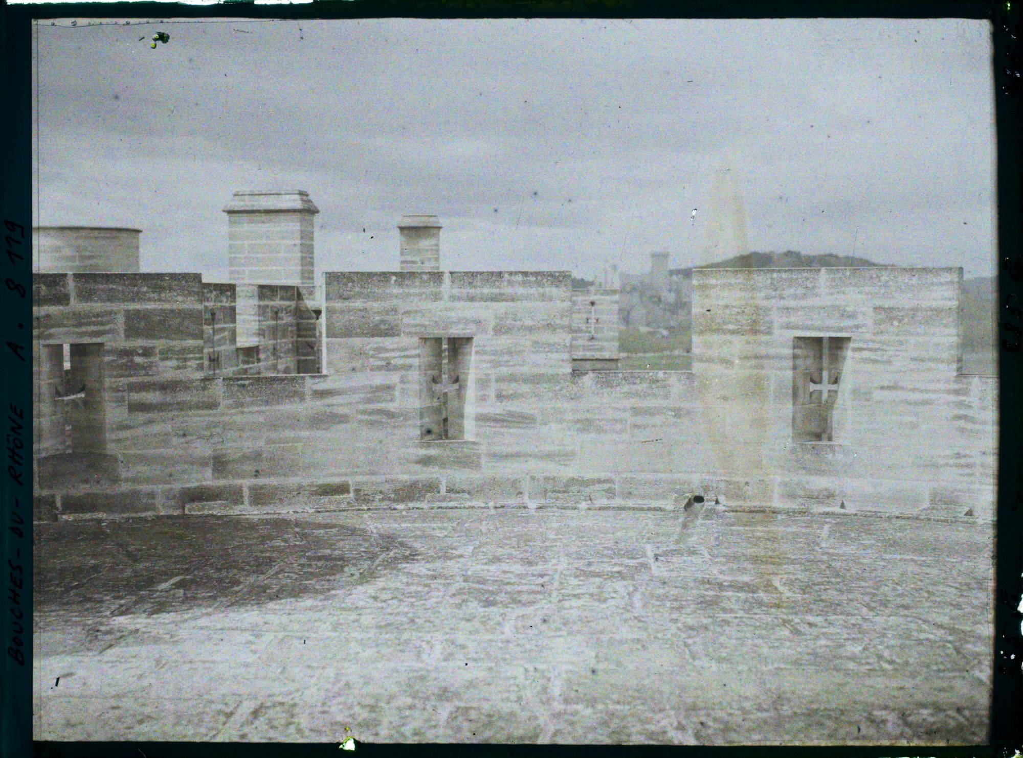 Image représentant Les créneaux du château du Roi René