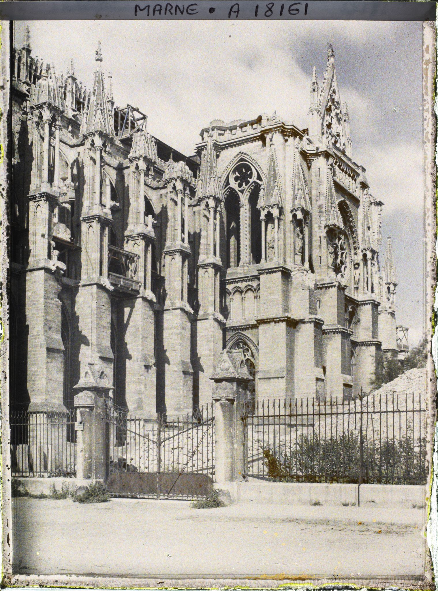Image représentant France, Reims, Cathédrale ; partie latérale