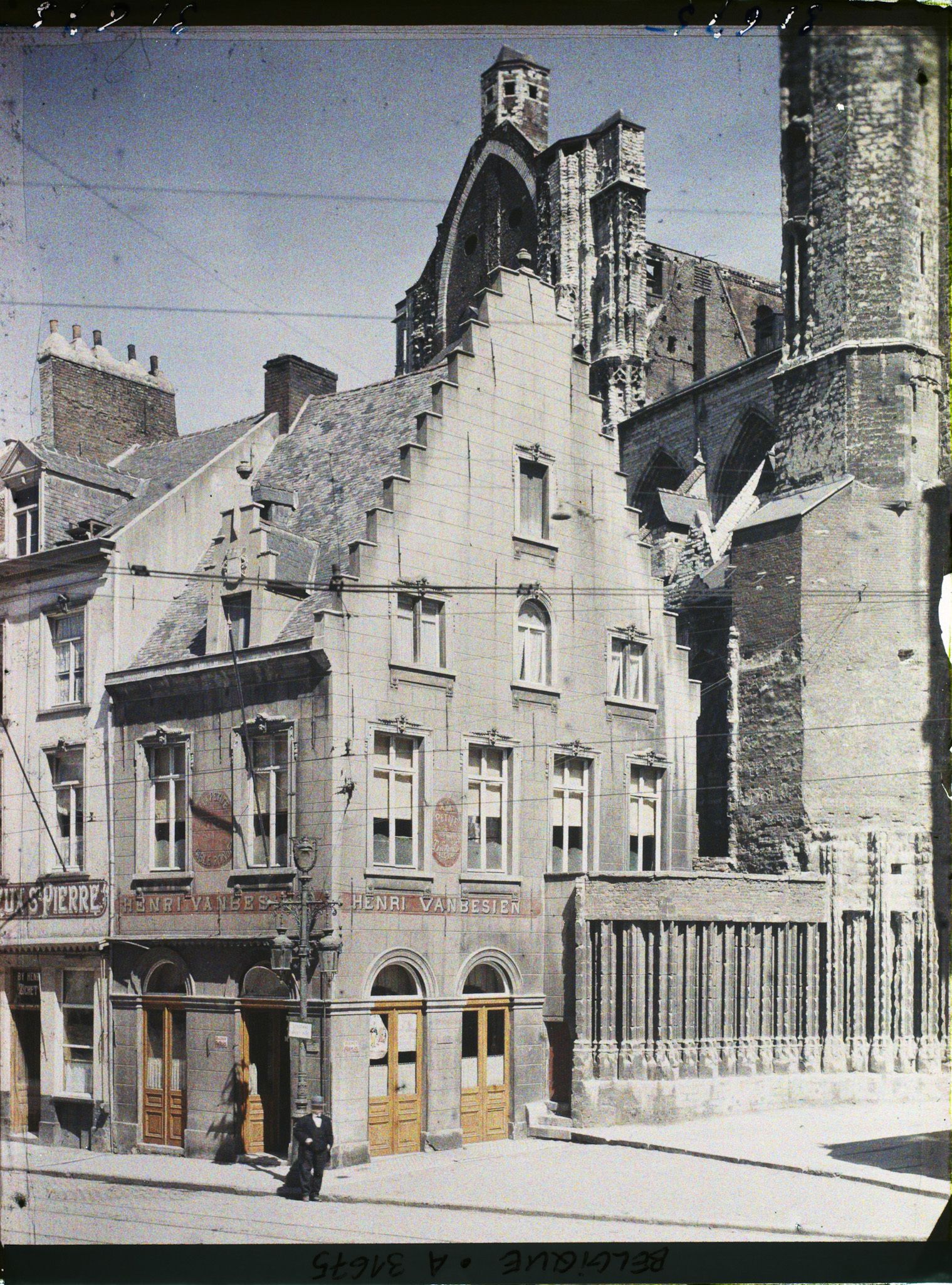 Image représentant Belgique, Louvain, Vieilles maisons rue de Bruxelles