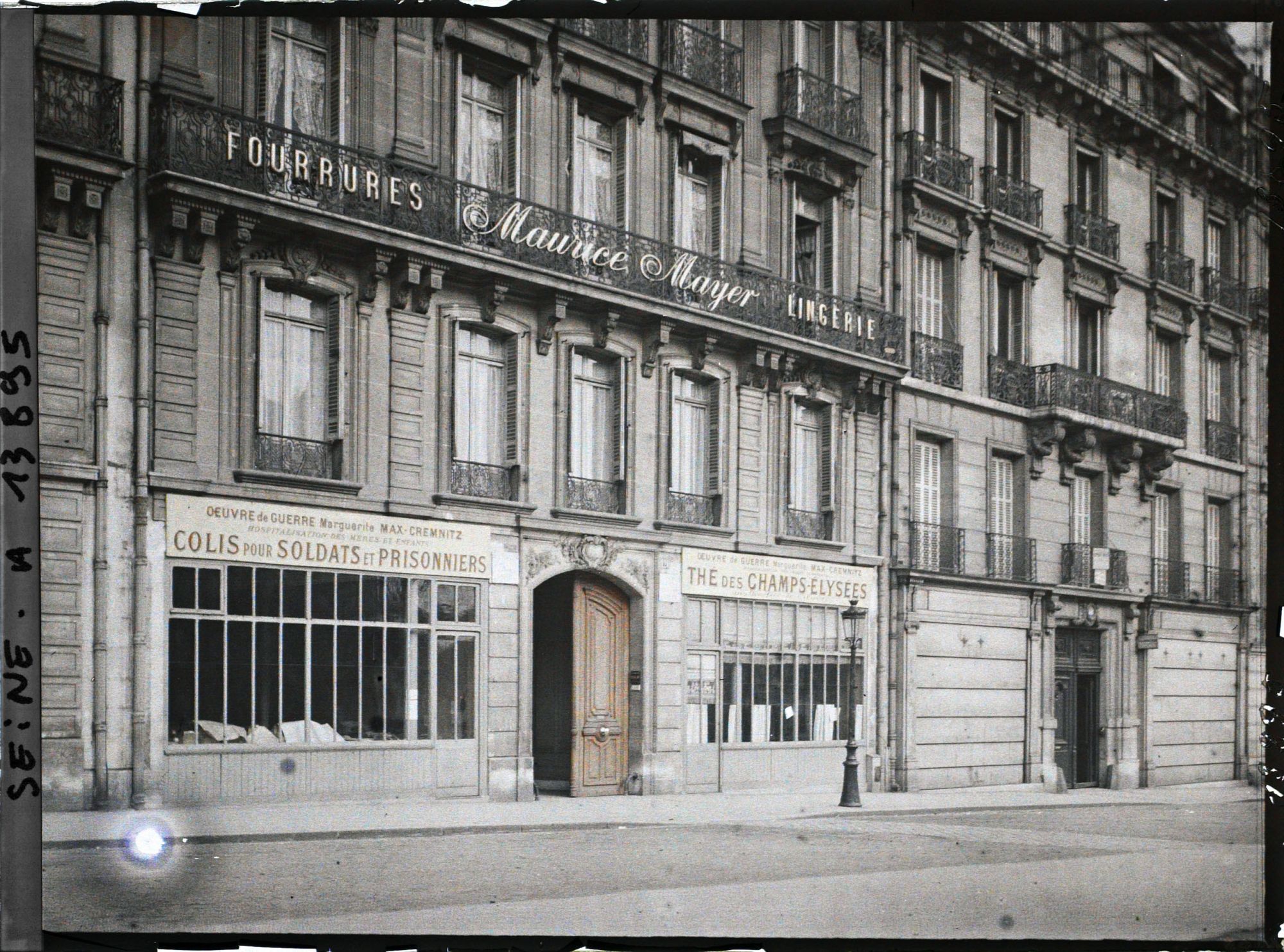Image représentant Oeuvre de guerre Marguerite Max-Kremnitz, Colis pour Soldats et prisonniers, magasin de fourrures Maurice Mayer au 120 avenue des Champs-Elysées