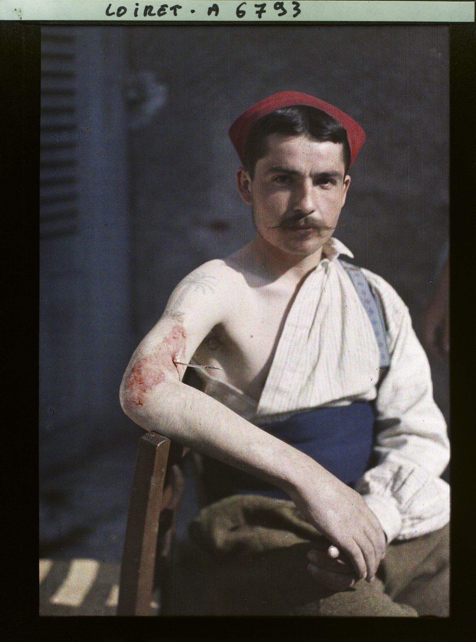 Image représentant France, Beaugency, Hopital militaire 47. Tresseurs, de Montauban, un bras avec palmier tatoué