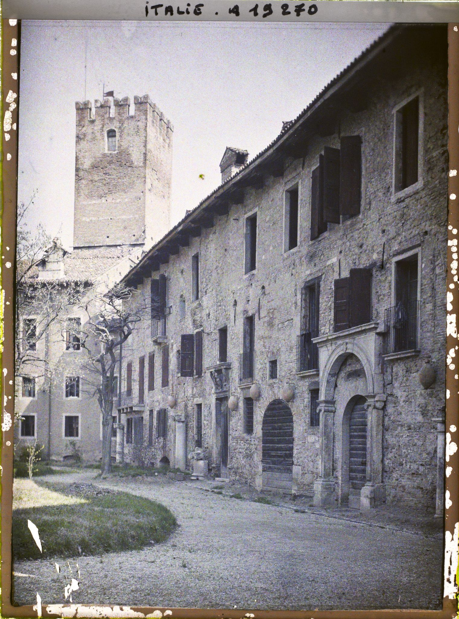 Image représentant Cour Intérieure du Théatre Olympique
