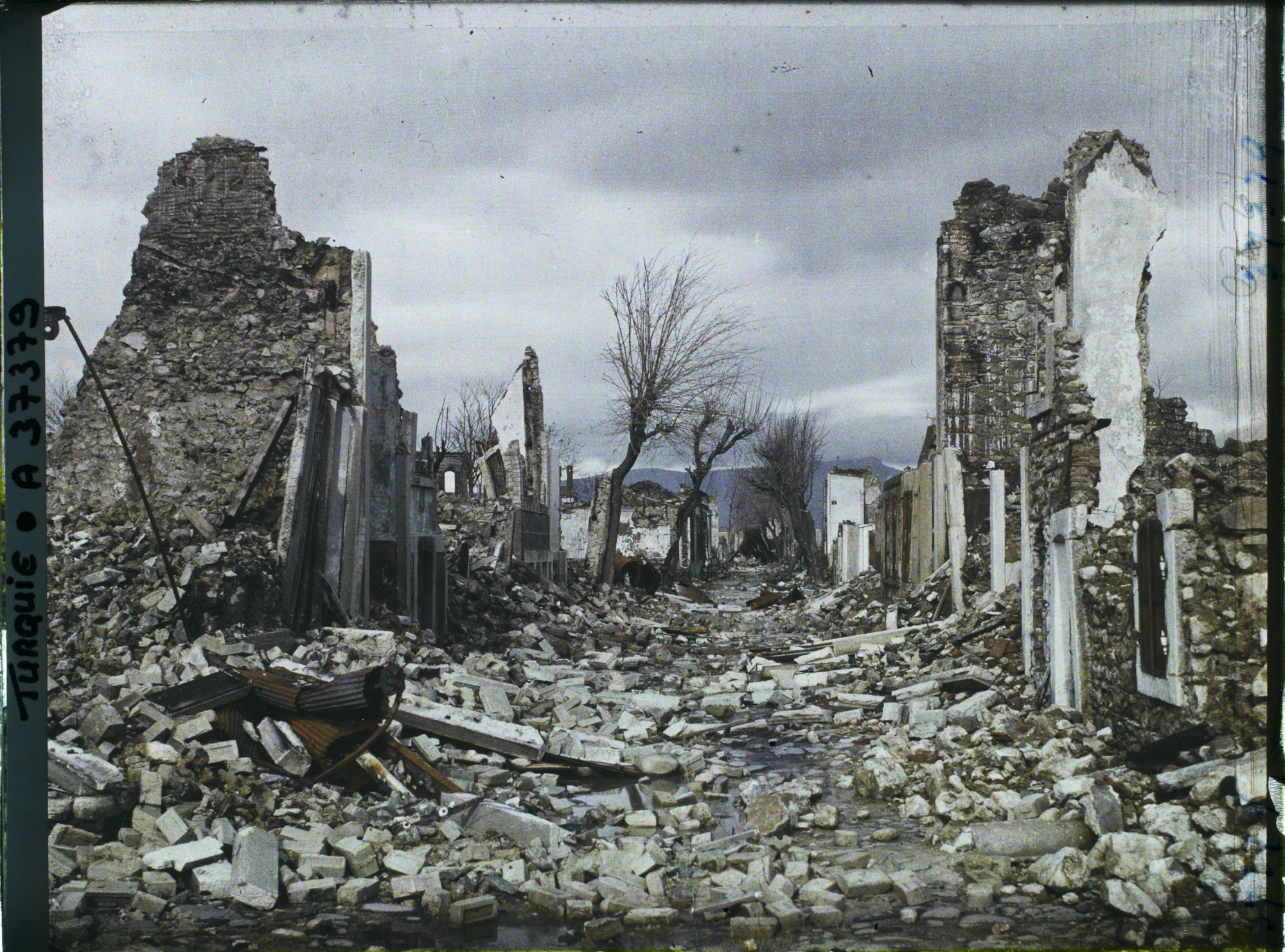Image représentant Turquie, Smyrne, Incendie de Smyrne en Septembre 1922, Rue Milidji même quartier