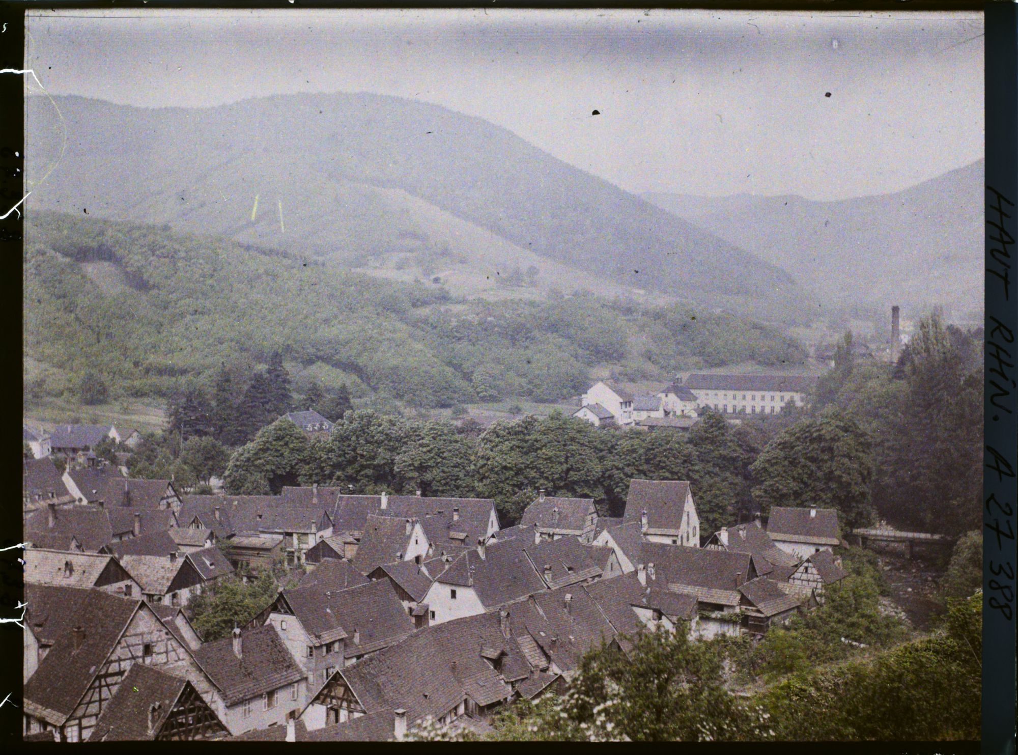 Image représentant France, Kaysersberg, La Vallée de la Veiss vers l'amont : vue prise du Chau de Kaysersberg