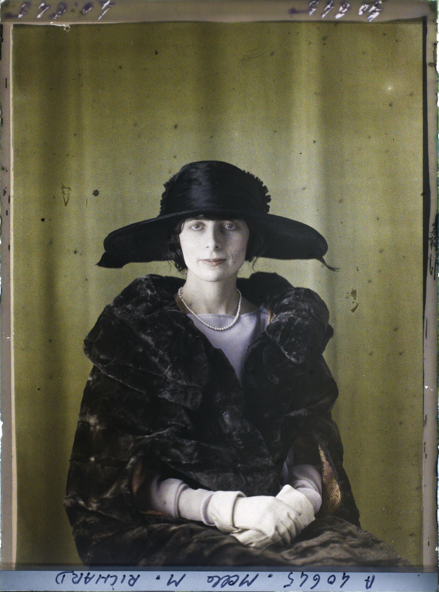 Image représentant https://musee-albert-kahn.s-museum.fr/home/NWQ2OTAwYzNmYjZlZTk1ZWQwODJmMjY4L2dlbmVyaWMtbm90aWNlLXRhYi9hdXRob3JpdHkvNjE3YTc5ZjVjZjhiODk2OGIzMzM3ZDIx/5d6900c3fb6ee95ed082f268/generic-notice-tab/authority/617a79eacf8b8968b33361d6 Mademoiselle Mathilde Richard