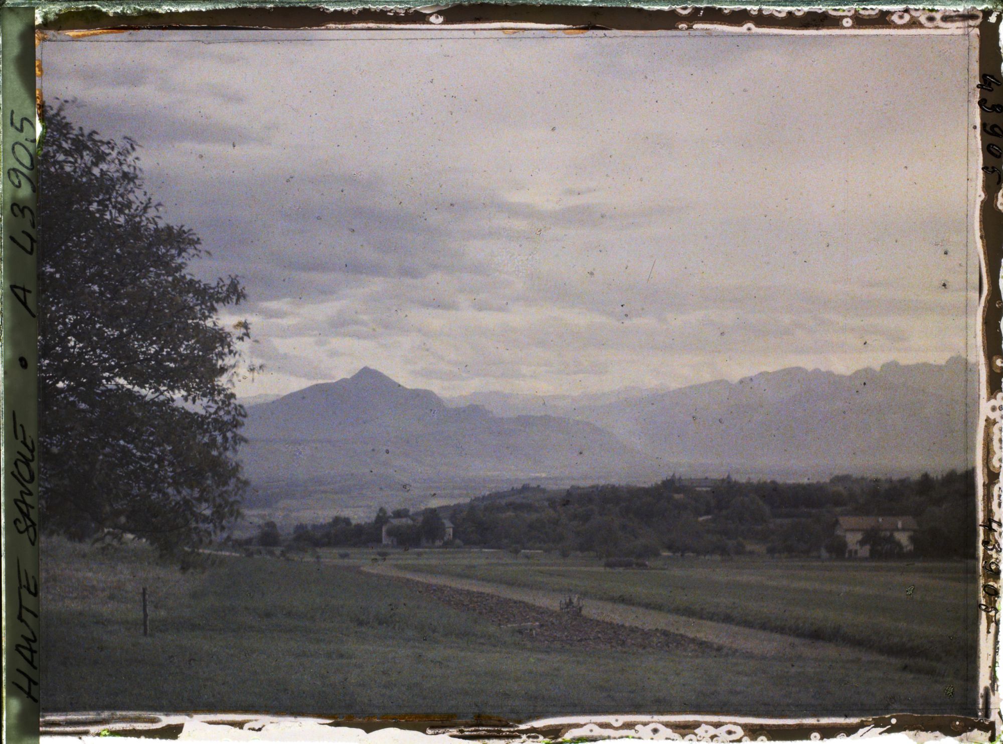 Image représentant France, Le Salève, Paysage s/ la Vallée de l'Arve et la Chaîne des Alpes