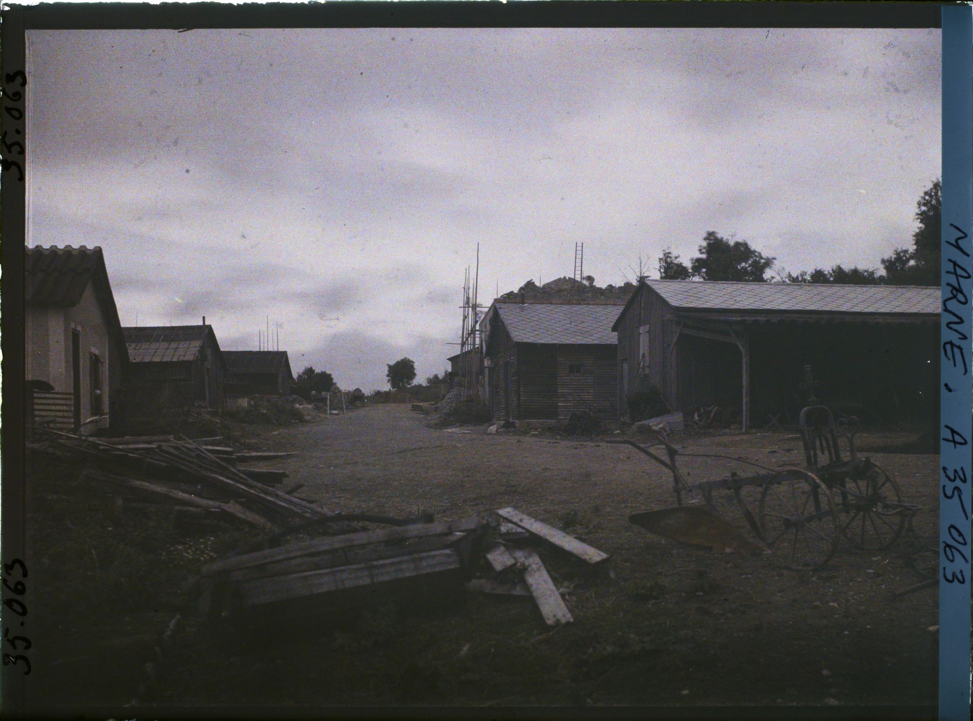 Image représentant France, St Thomas (Marne), Reconstructions route de Servon