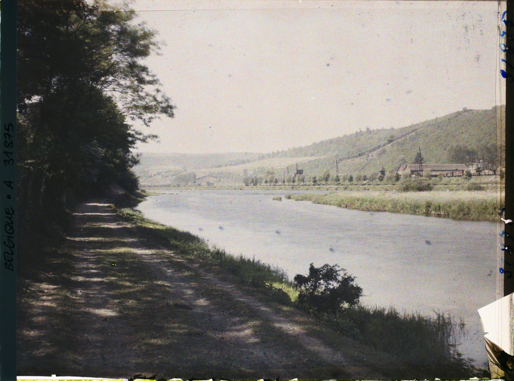 Image représentant Belgique, Hastière, Paysage sur la Meuse, amont