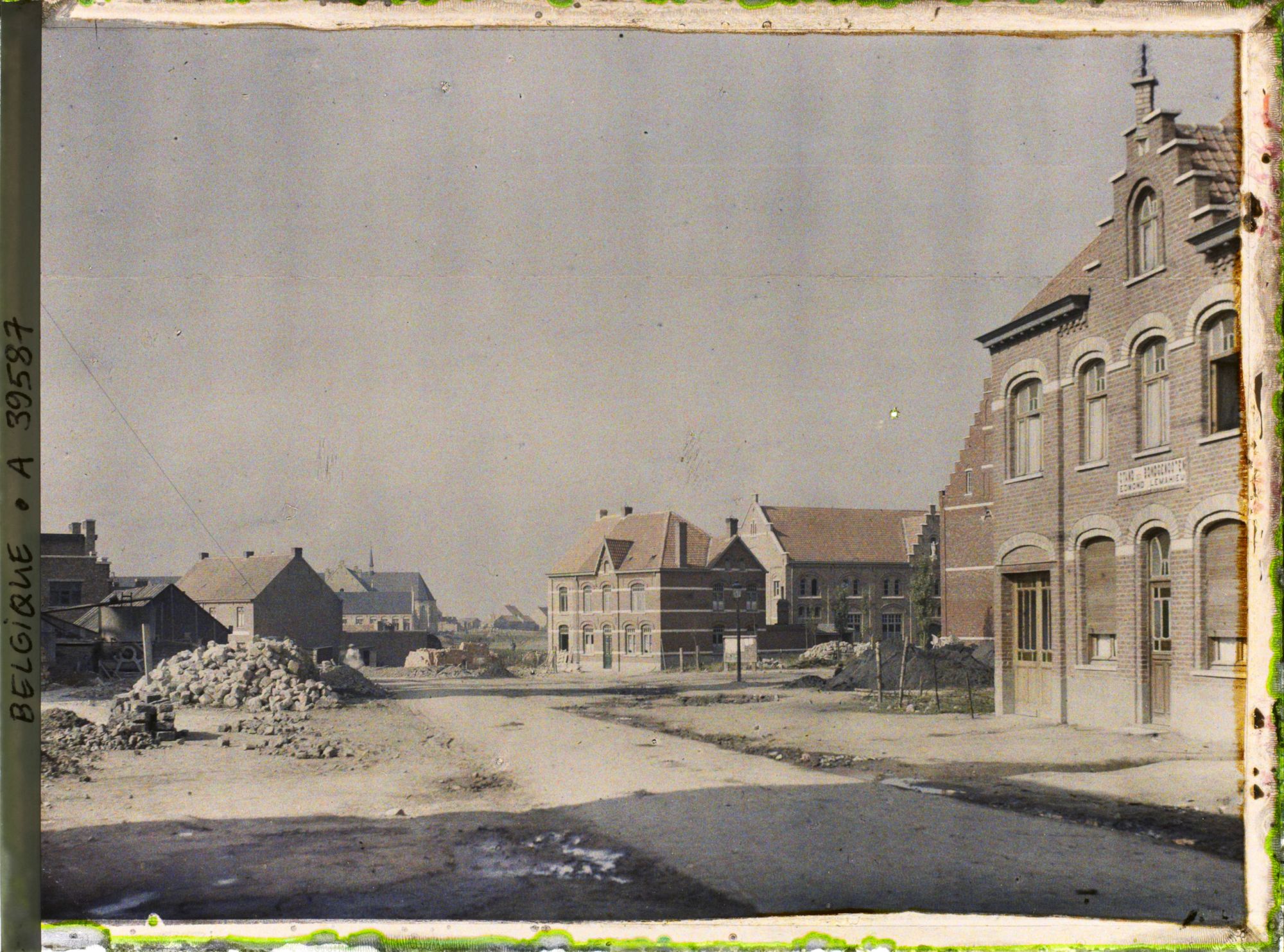 Image représentant Belgique, Zonnebeke, Reconstruction