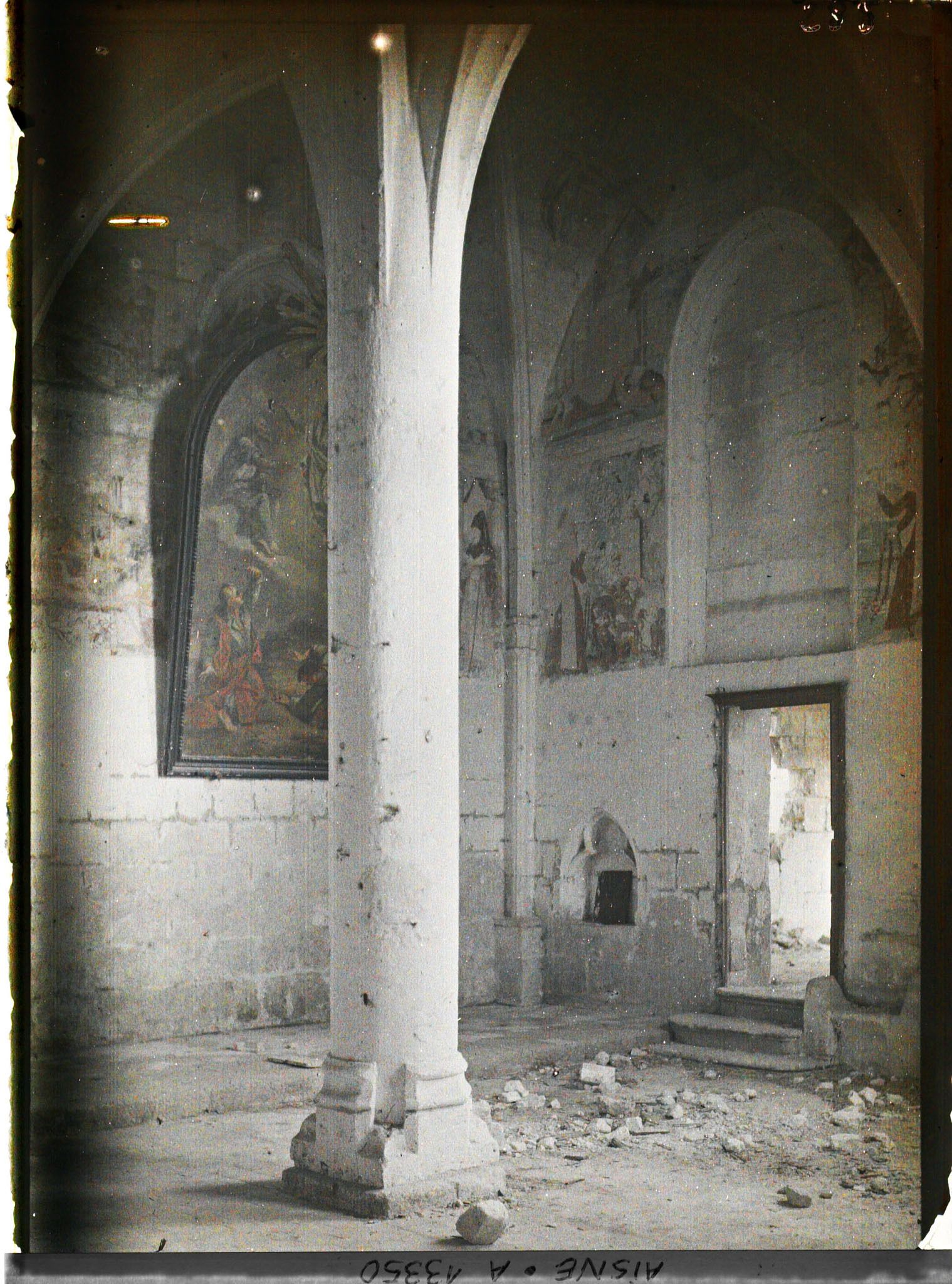 Image représentant France, Coucy-la-Ville, Intérieur de l'Eglise