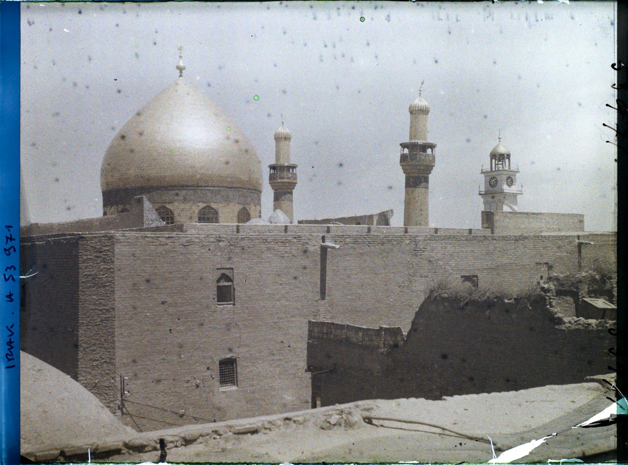 Image représentant Dôme et minarets de la mosquée funéraire d'Ali