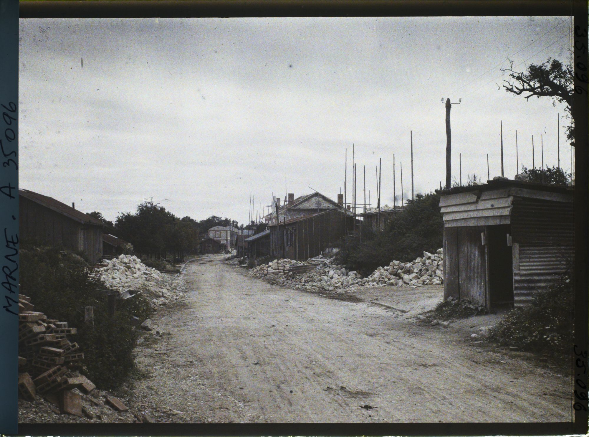 Image représentant France, Binarville (Meuse), Route des Autry