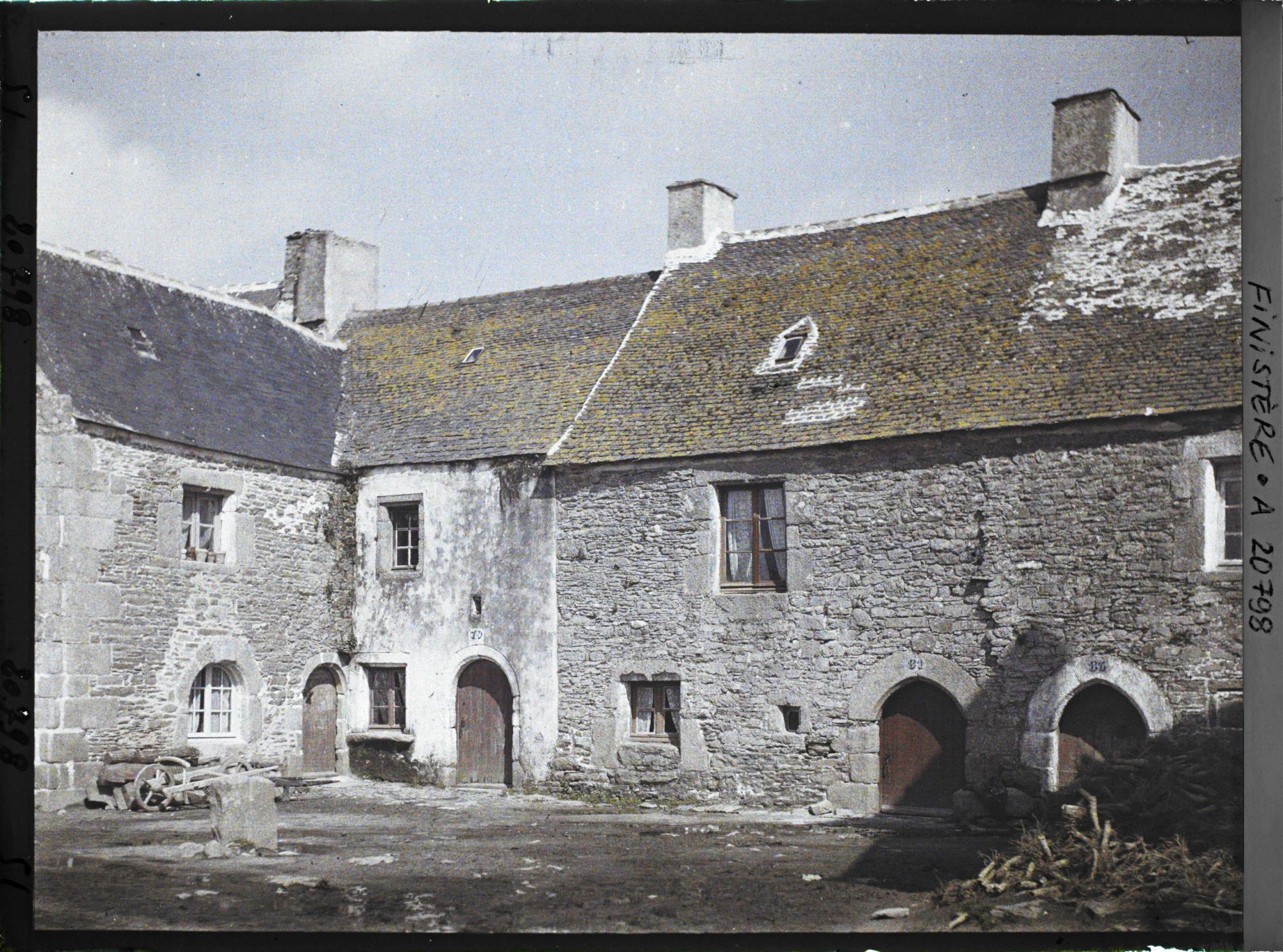 Image représentant Vieilles maisons rue de la Tour-d'Auvergne, actuelle rue Louis-Pasteur