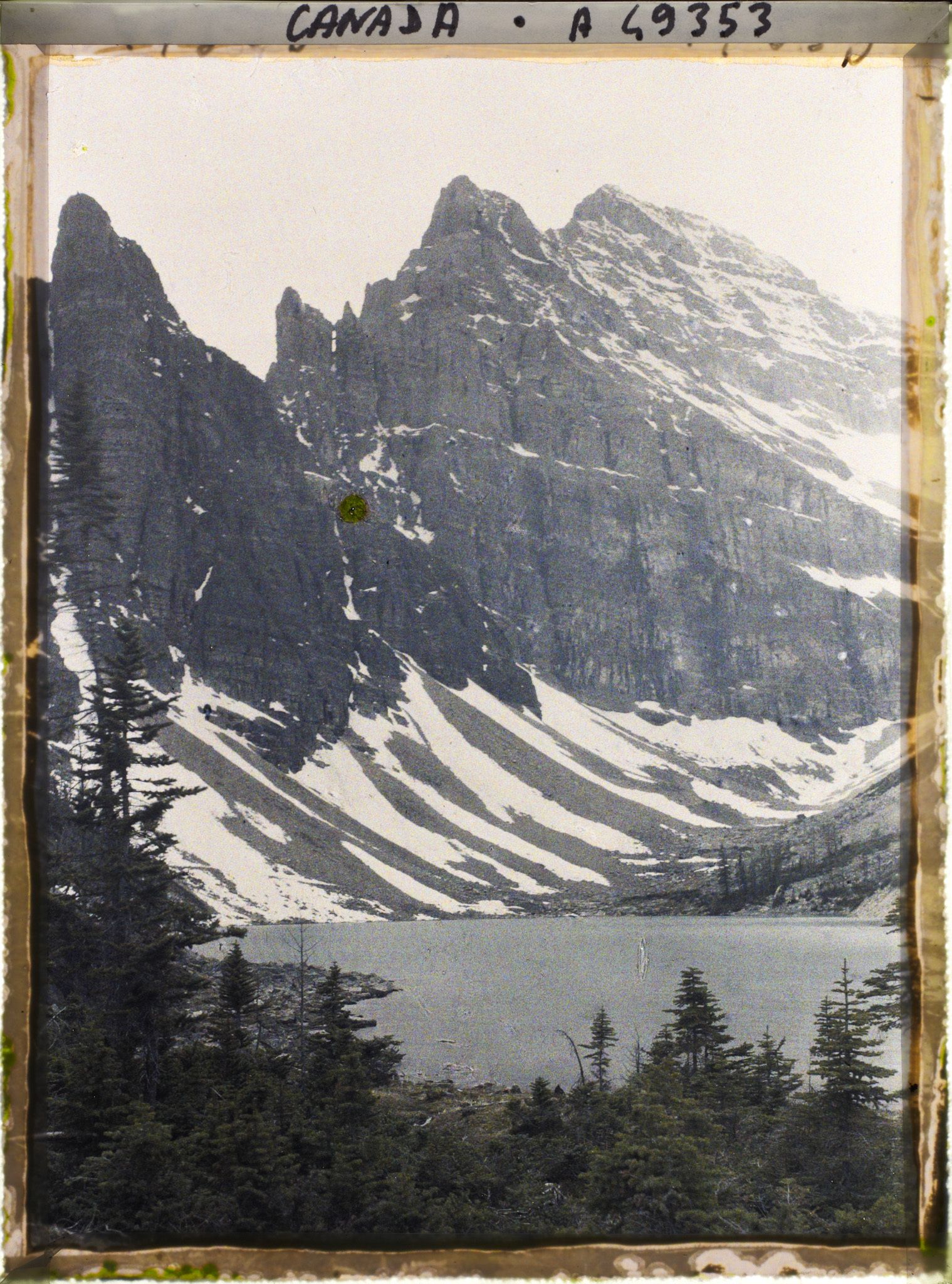 Image représentant Canada, Lac Louise, Lac Agnès (2062 mtres )