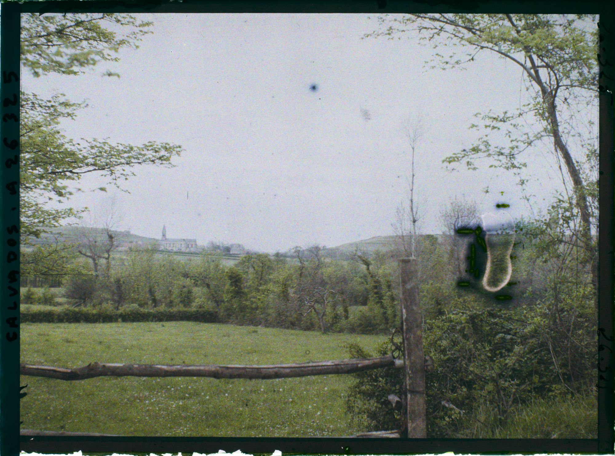 Image représentant Les hauteurs de Port-en-Bessin vues de Commes