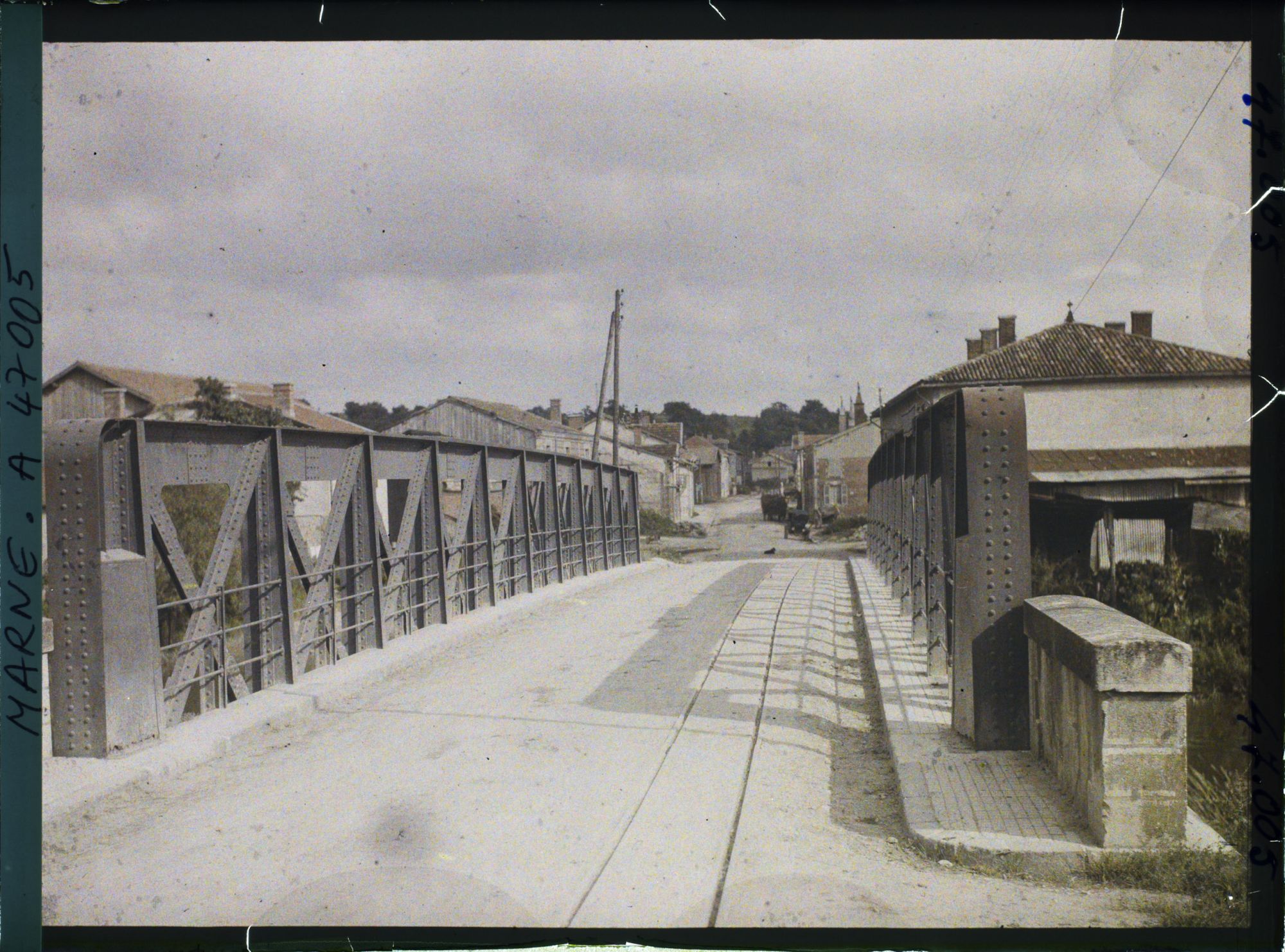Image représentant France, Vienne la Ville Marne (340 h), Vue à l'entrée du Pont