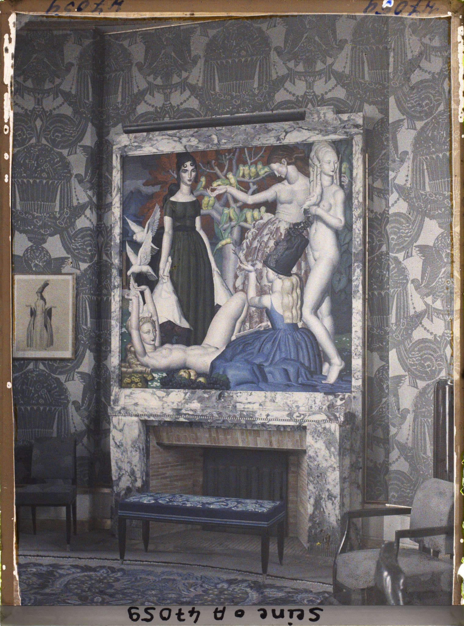 Image représentant L'Exposition des arts décoratifs, le salon rotonde du pavillon Ruhlmann, panneau décoratif de Jean Dupas, Les Perruches