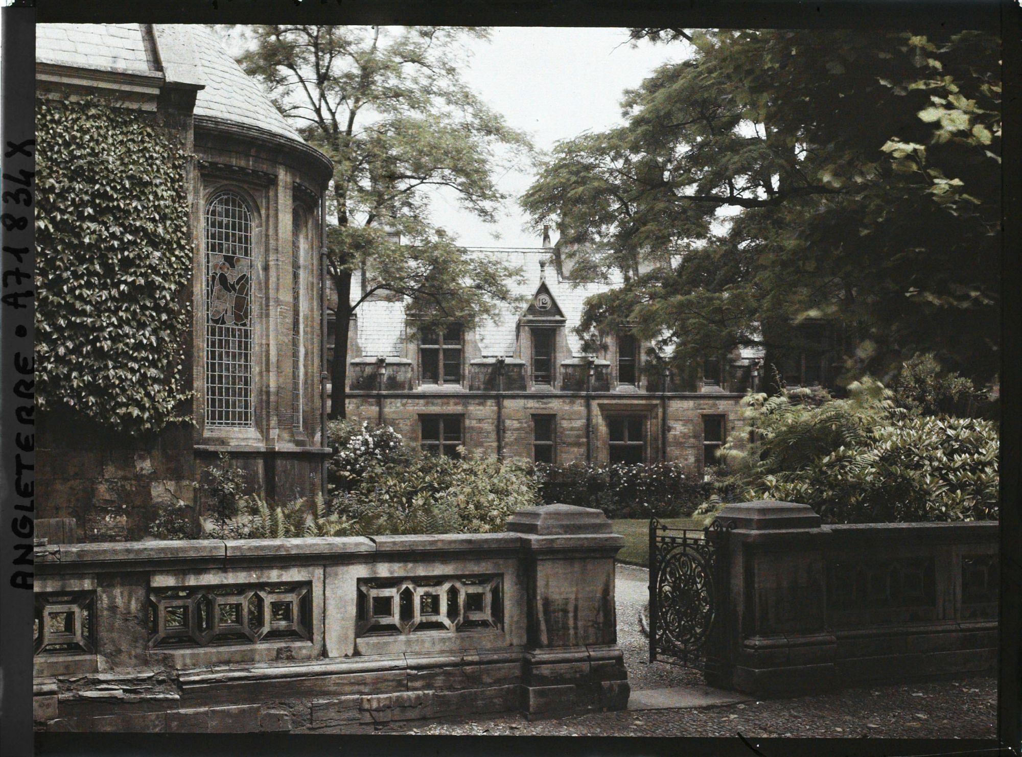 Image représentant Arrière d'une chapelle