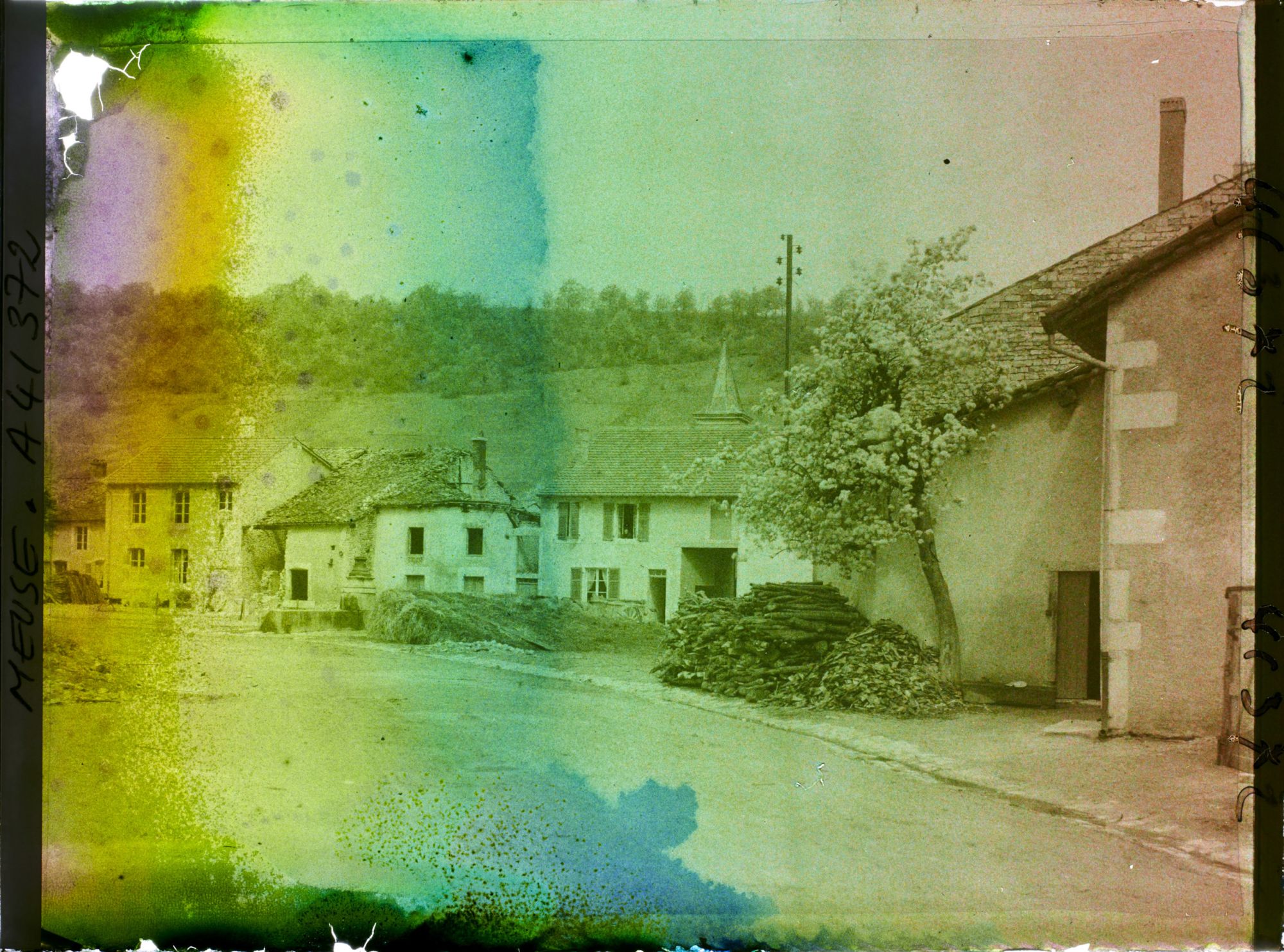 Image représentant France, Viéville, Grande place du Village